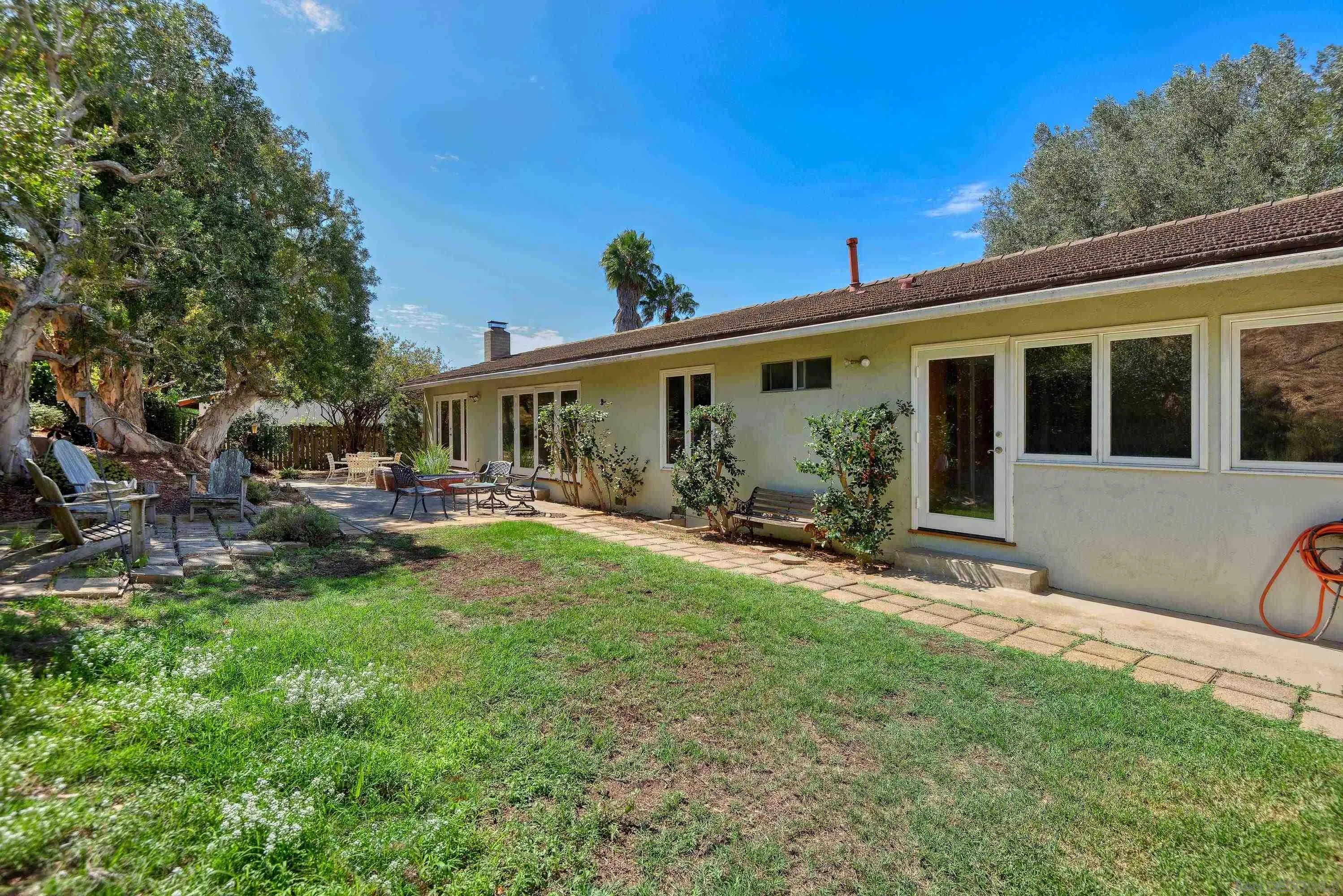 https://cdn.realtyfeed.com/cdn/127/260022095/71bce30d9a3eaa11e9d560177144d631.webp