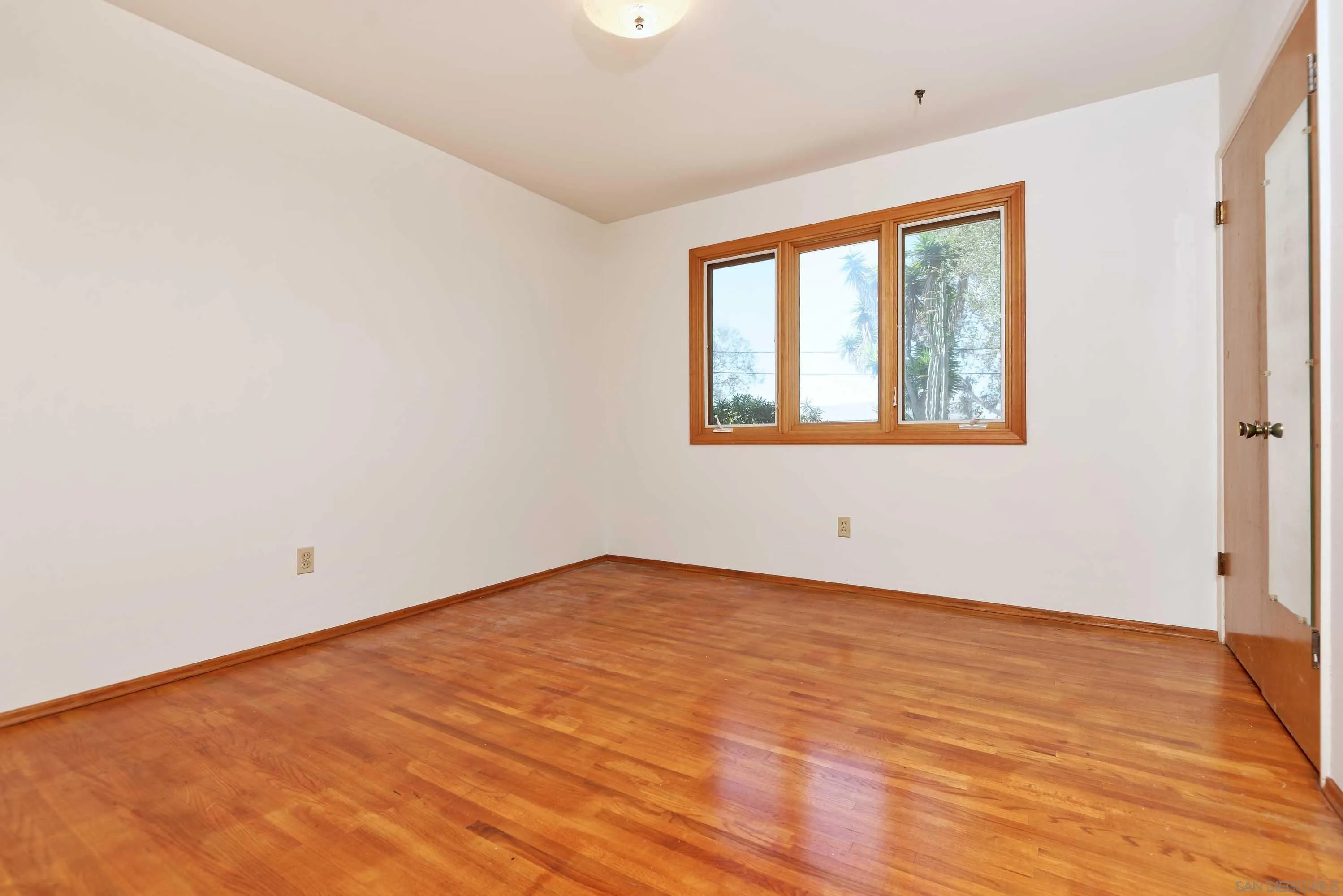 https://cdn.realtyfeed.com/cdn/127/260022095/81adaa8f7eb5d98da4e52e21dce79891.webp