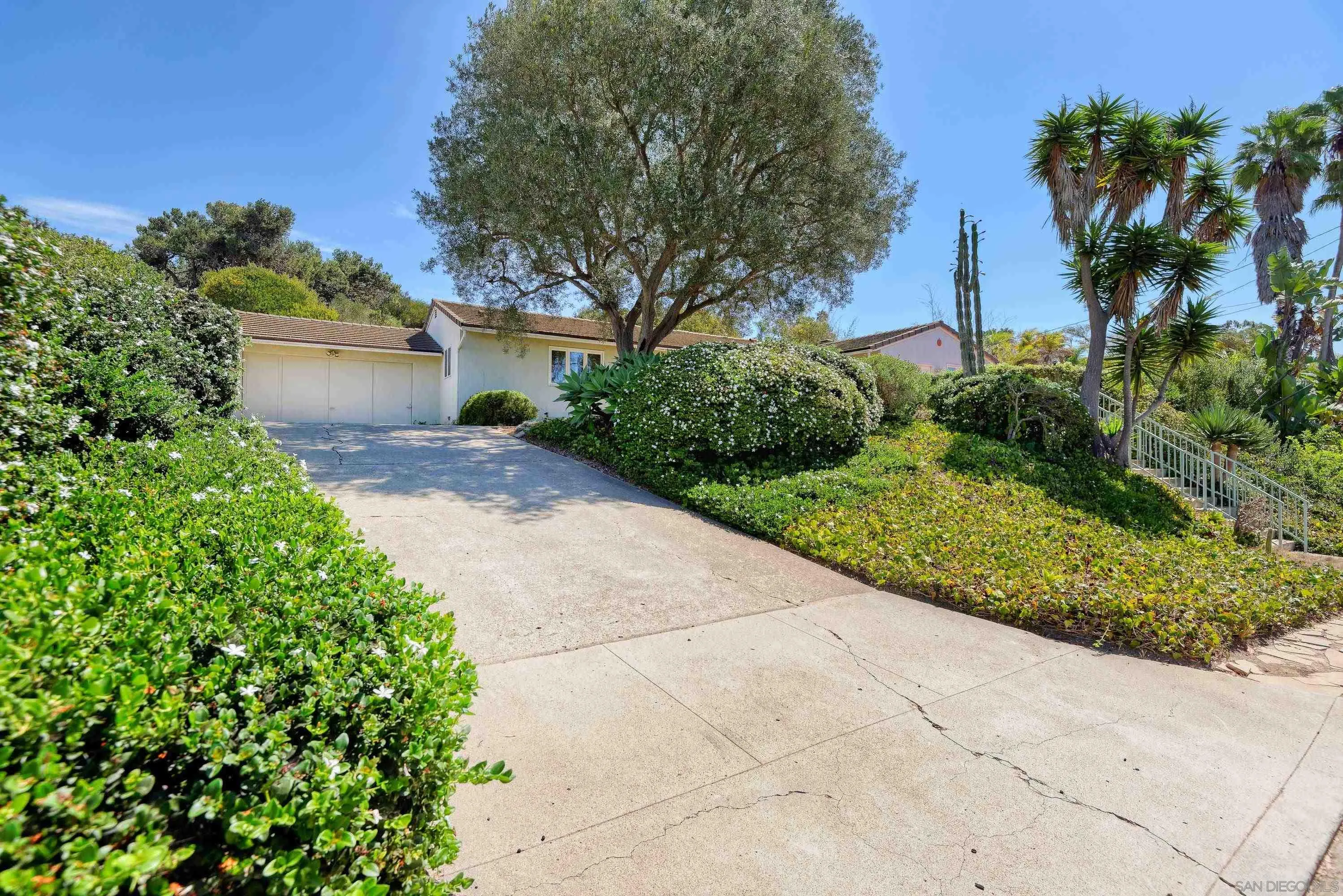 https://cdn.realtyfeed.com/cdn/127/260022095/8f9ab421aabe71289a4da9ea2fed8747.webp
