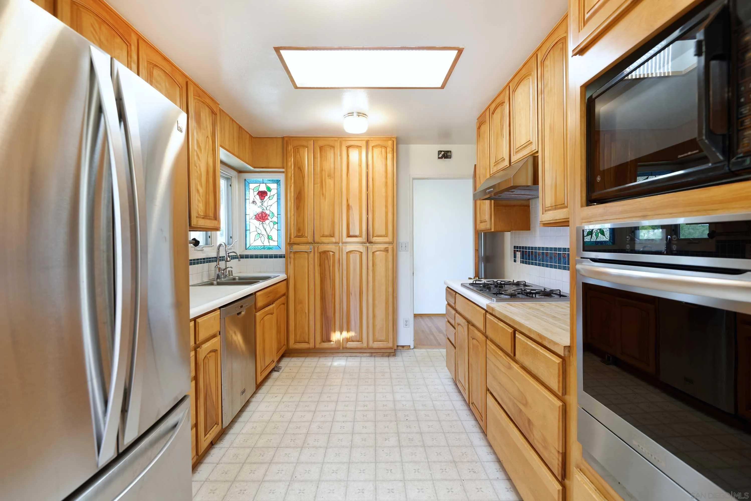 https://cdn.realtyfeed.com/cdn/127/260022095/9e8f64a27db226eb0776831683cca190.webp