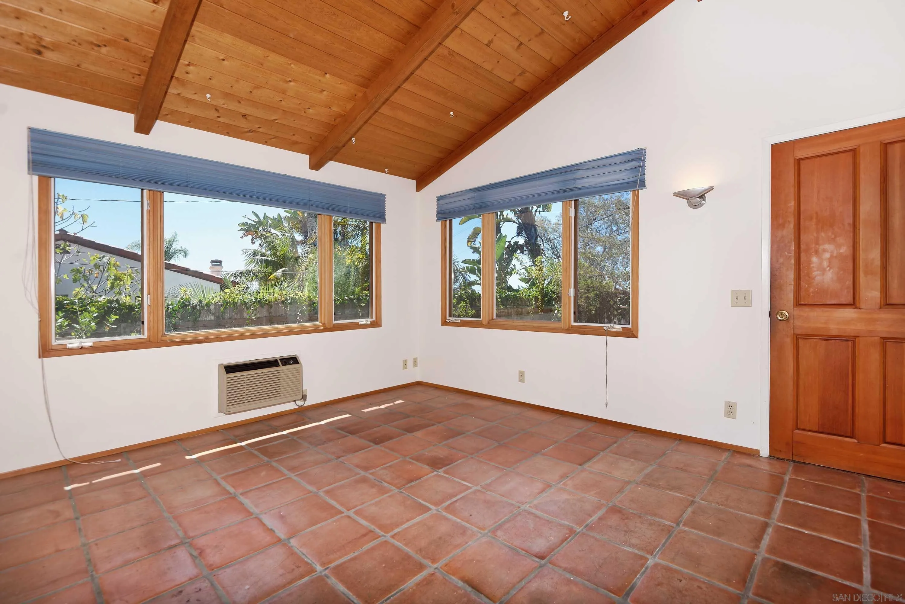 https://cdn.realtyfeed.com/cdn/127/260022095/e8ff050a57c3b3352ba3166ef27d0498.webp