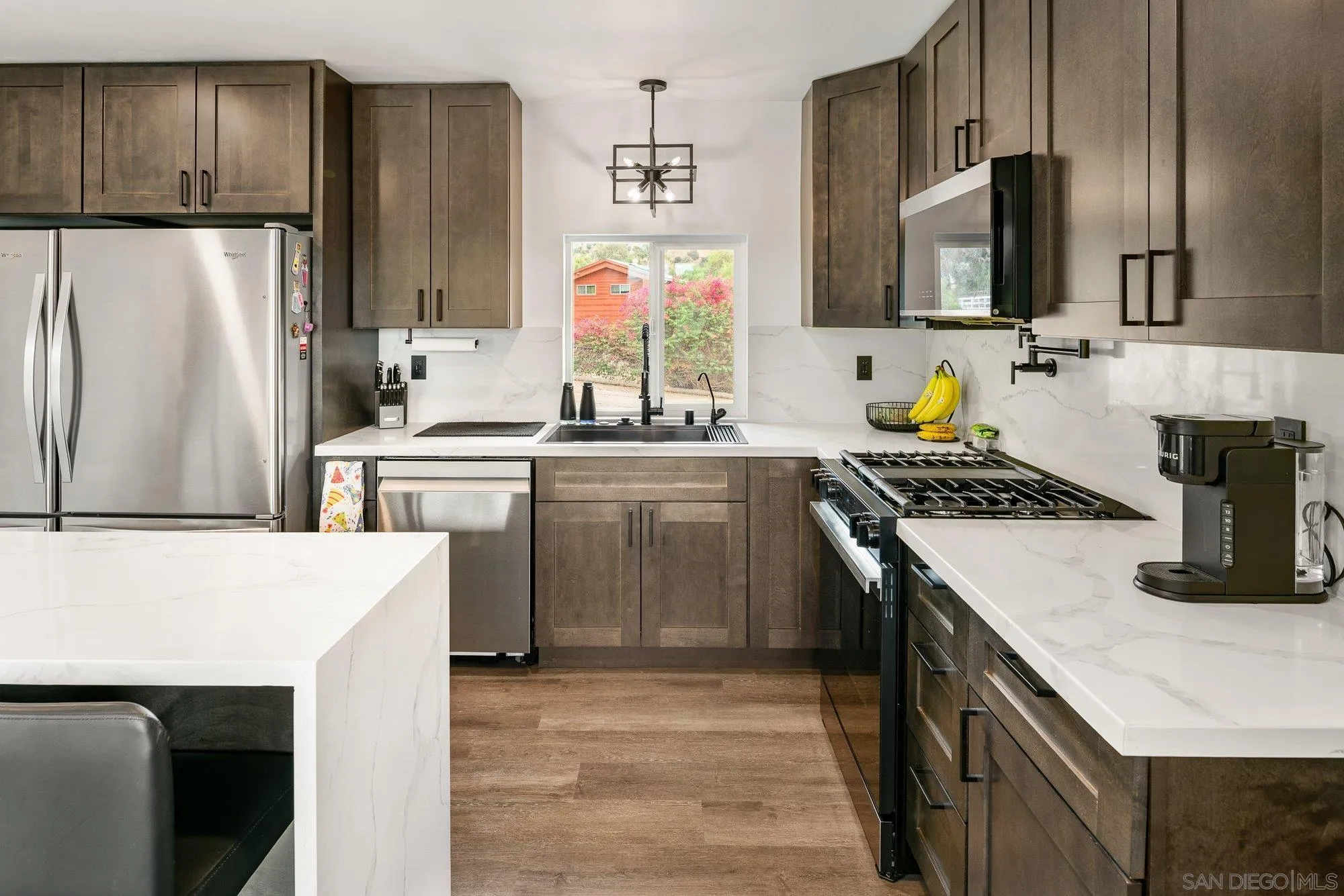 https://cdn.realtyfeed.com/cdn/127/260022098/078d3e1ff75184e379f96c7eb122b7ed.webp