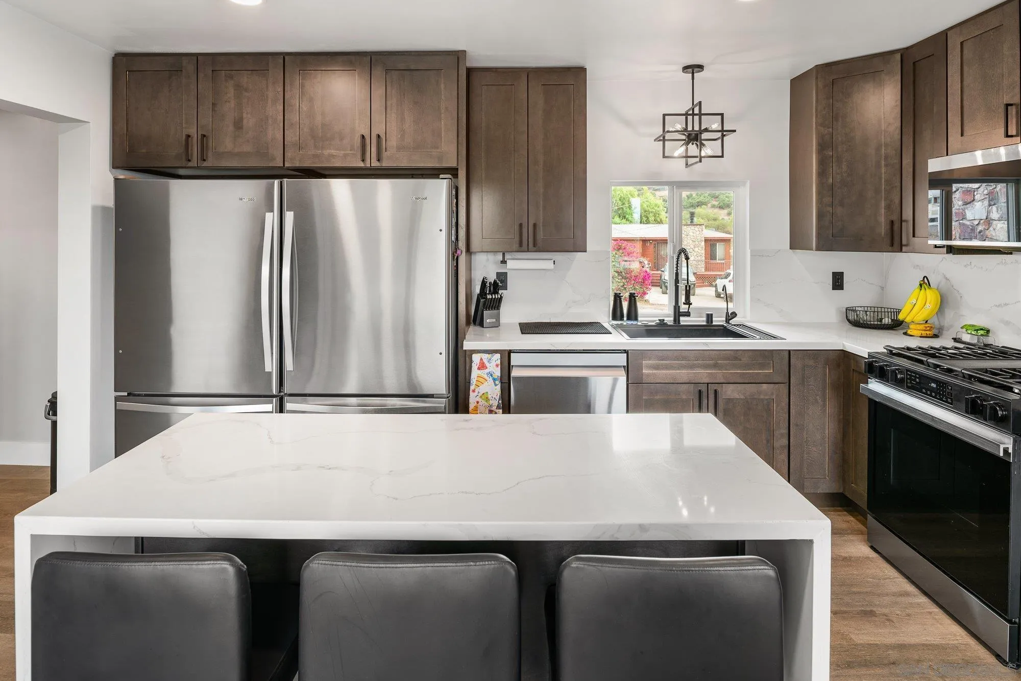 https://cdn.realtyfeed.com/cdn/127/260022098/11367865f7221f760182a28daea4f5e5.webp