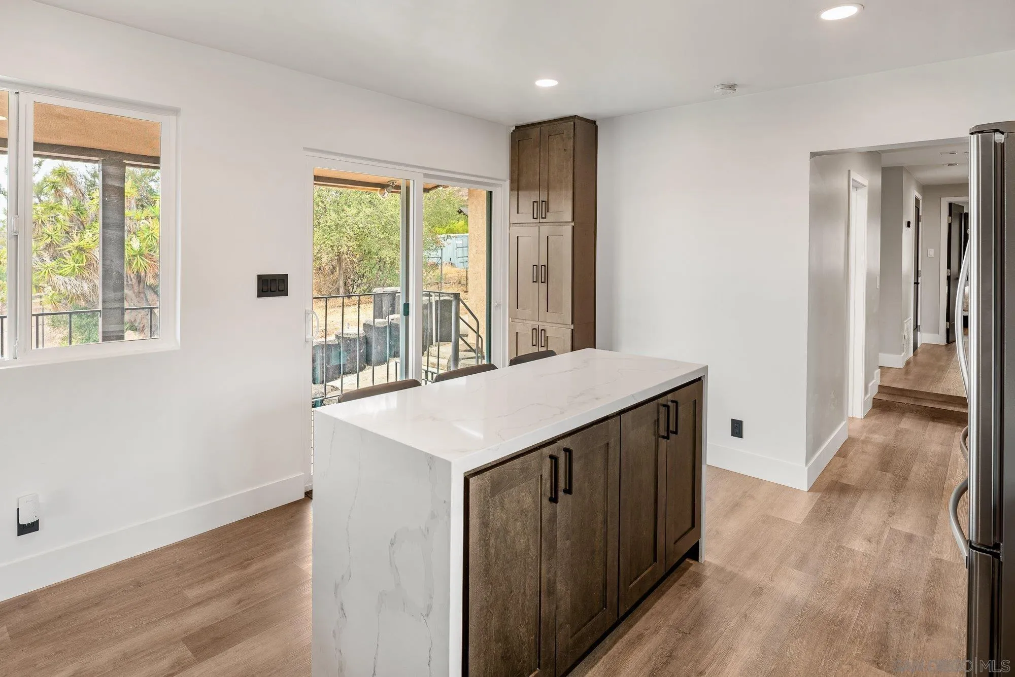 https://cdn.realtyfeed.com/cdn/127/260022098/2fe1411a2083cbcd8e6bd1b14381bacf.webp