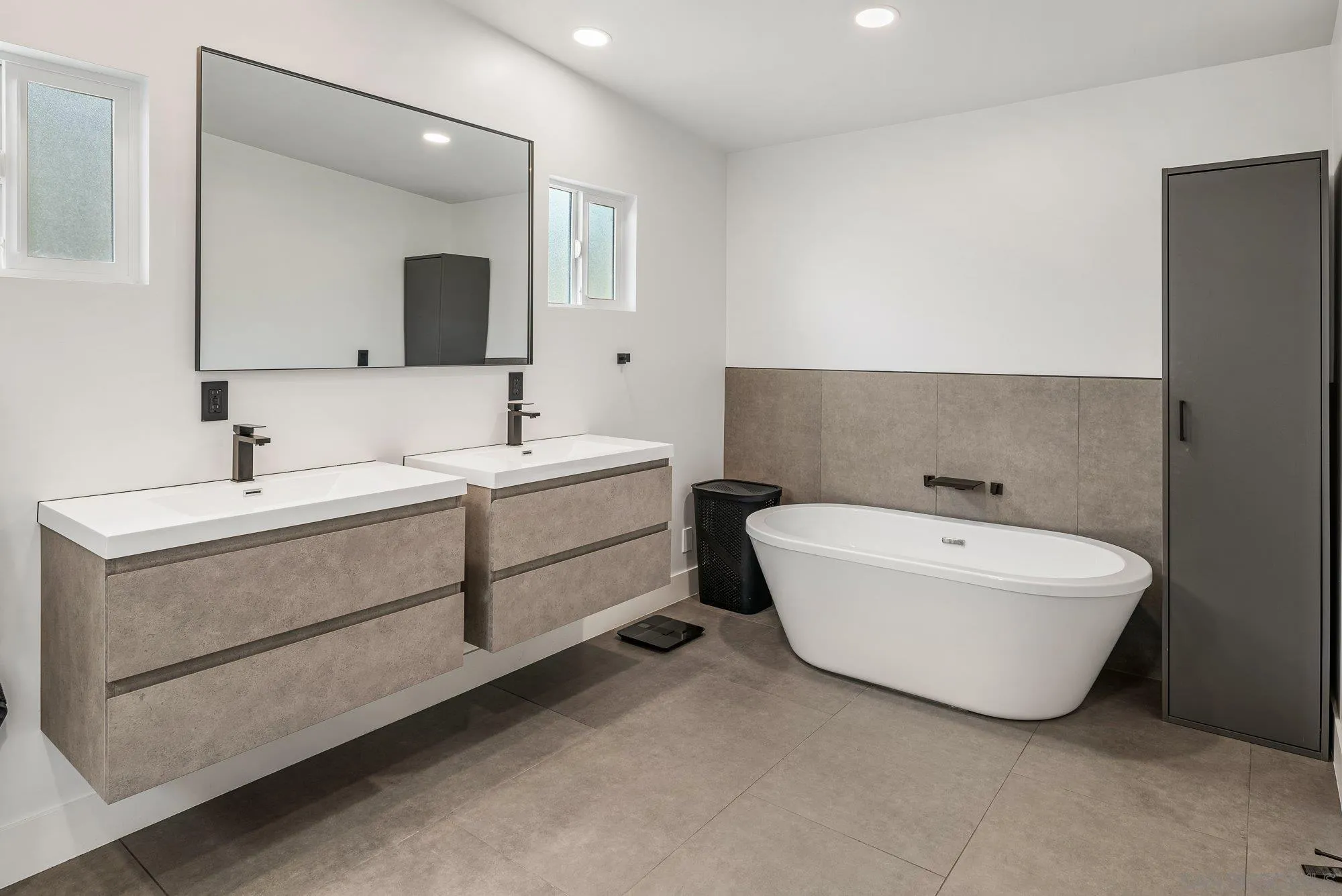 https://cdn.realtyfeed.com/cdn/127/260022098/36d81634e90dabe8c10906f081840255.webp