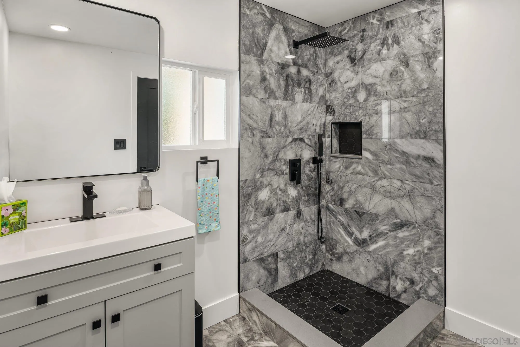 https://cdn.realtyfeed.com/cdn/127/260022098/4a21944231c6d4615546781bf63a0c39.webp