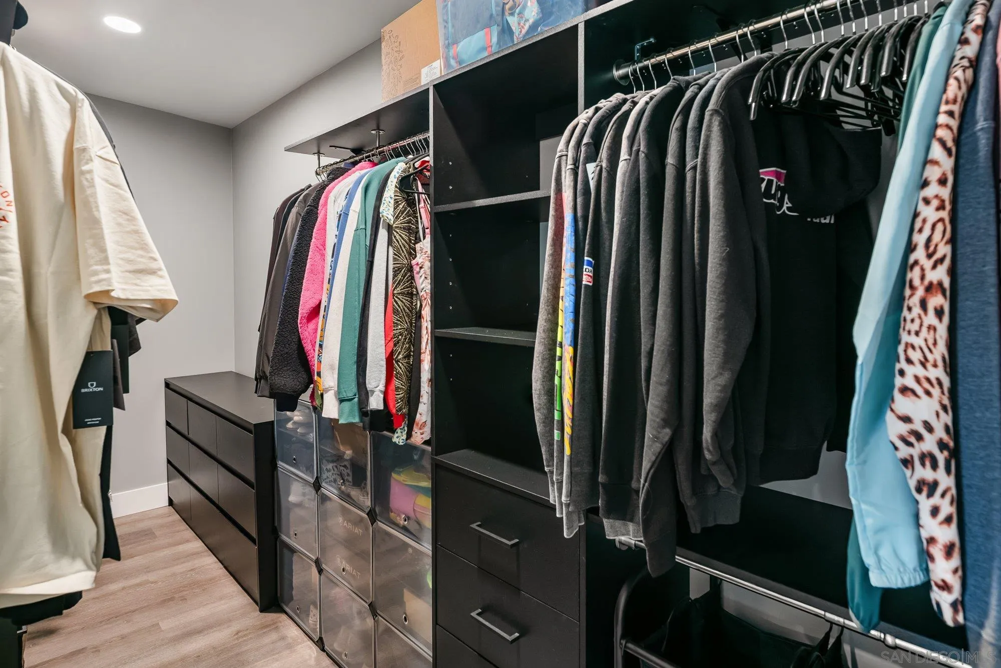 https://cdn.realtyfeed.com/cdn/127/260022098/730683ee26f60e0778bd392c838518b7.webp
