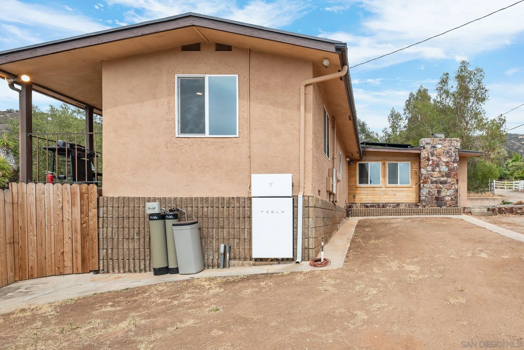 https://cdn.realtyfeed.com/cdn/127/260022098/82455b03d5f89715e381519b07885d70.webp