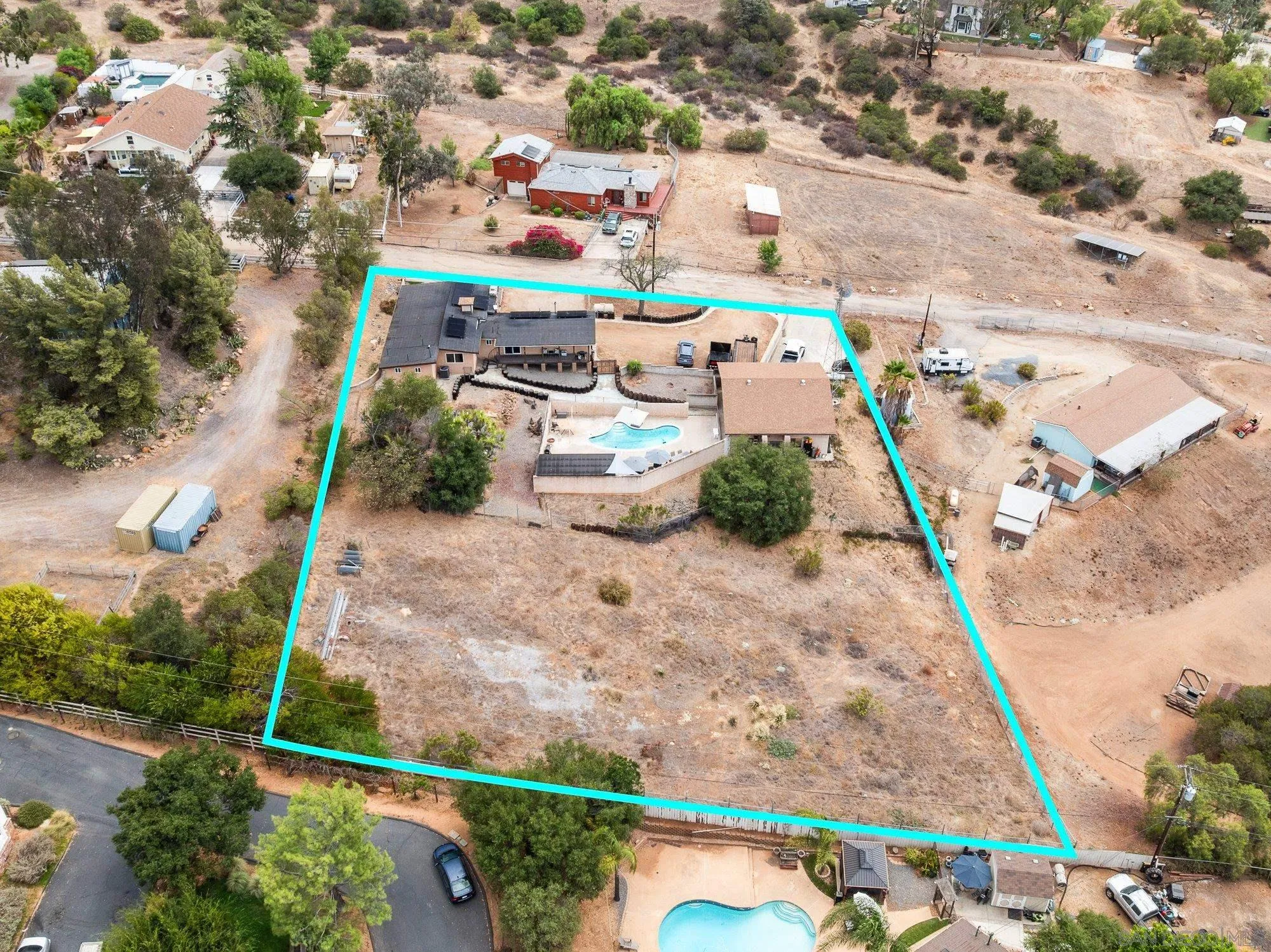 https://cdn.realtyfeed.com/cdn/127/260022098/eda0aa94a1831b807105728130516be3.webp