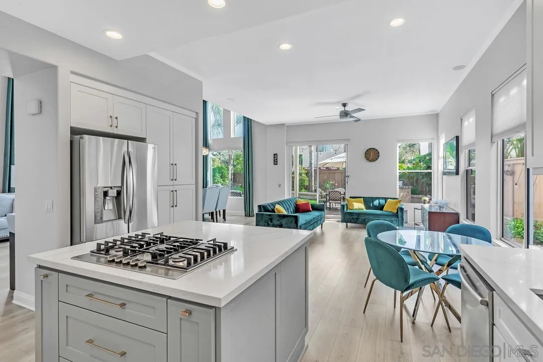 https://cdn.realtyfeed.com/cdn/127/260022101/393ec19509a20d4e4a3089e228db0d3d.webp