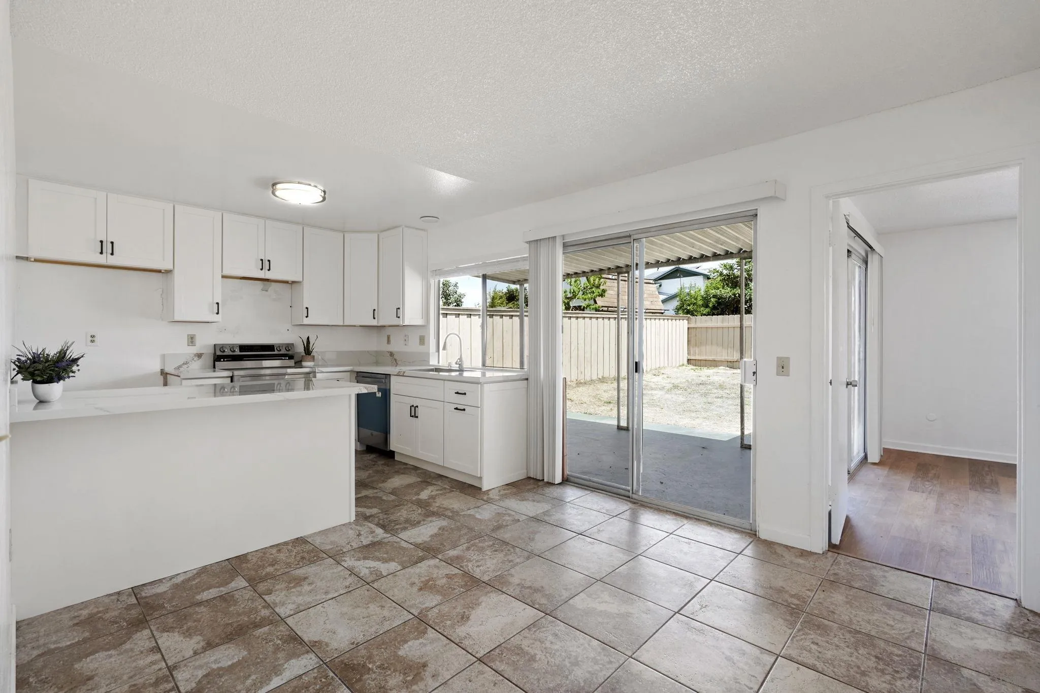10625 Amantha Ave, San Diego, CA 92126 - Photo 4 of 22, San Diego, CA