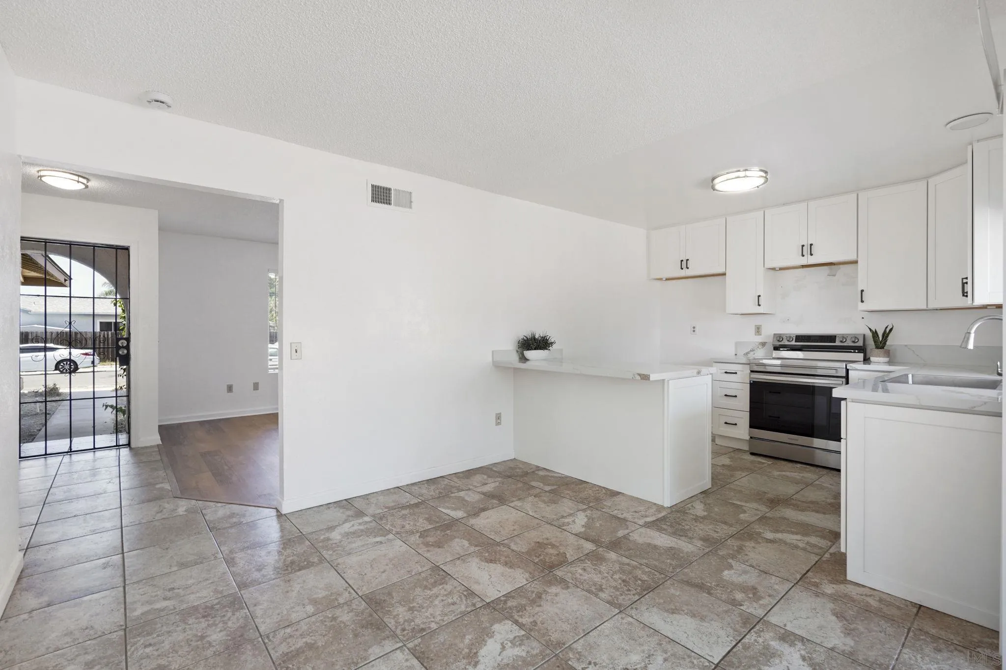 10625 Amantha Ave, San Diego, CA 92126 - Photo 3 of 22, San Diego, CA