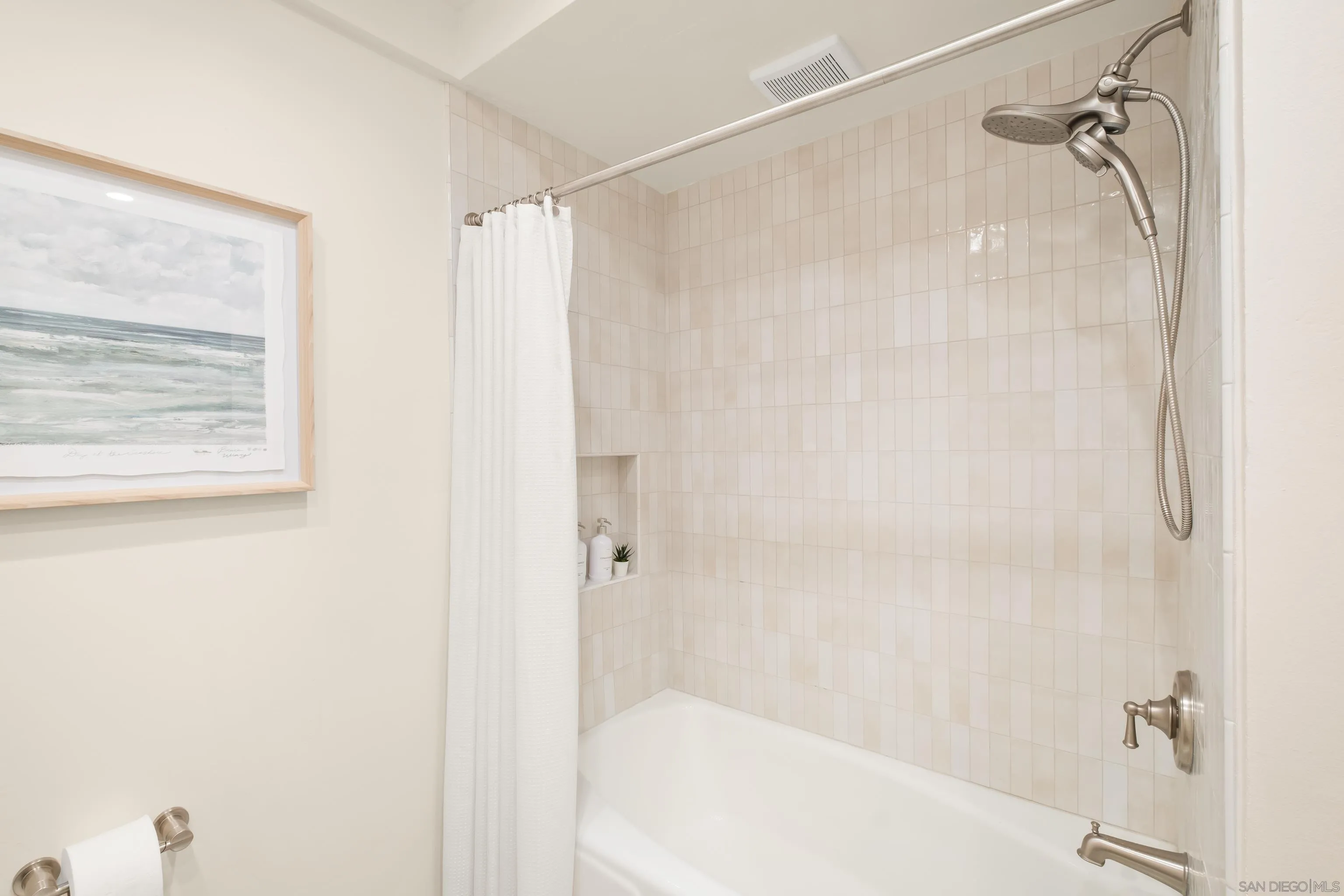 https://cdn.realtyfeed.com/cdn/127/260022103/14d23434aaedf1f0be09f2fdc65eb15d.webp