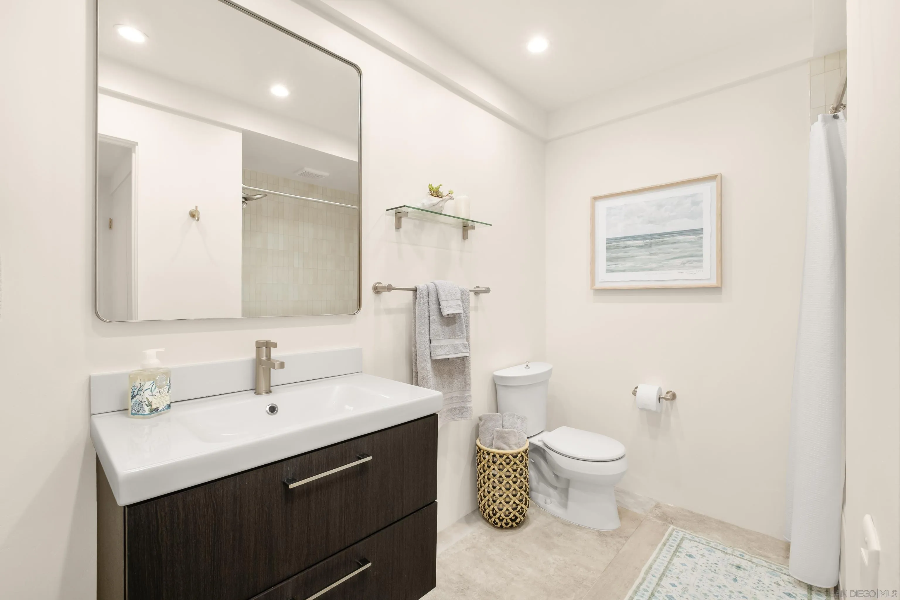 https://cdn.realtyfeed.com/cdn/127/260022103/3edc1e1acaa5c7abc6143a3ccda3a644.webp