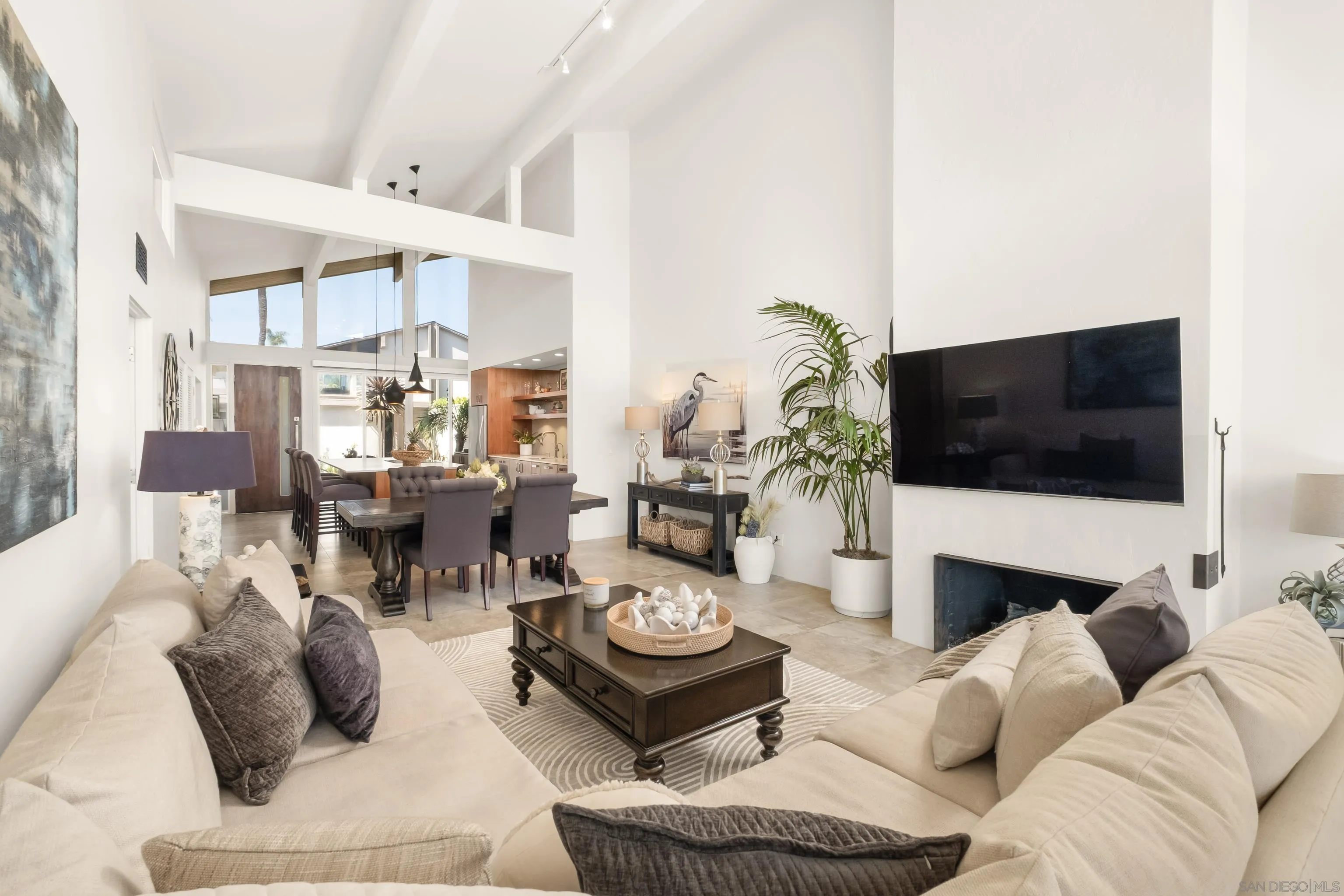 https://cdn.realtyfeed.com/cdn/127/260022103/8fb5dcb3dc1294734a703fac3beaeb61.webp
