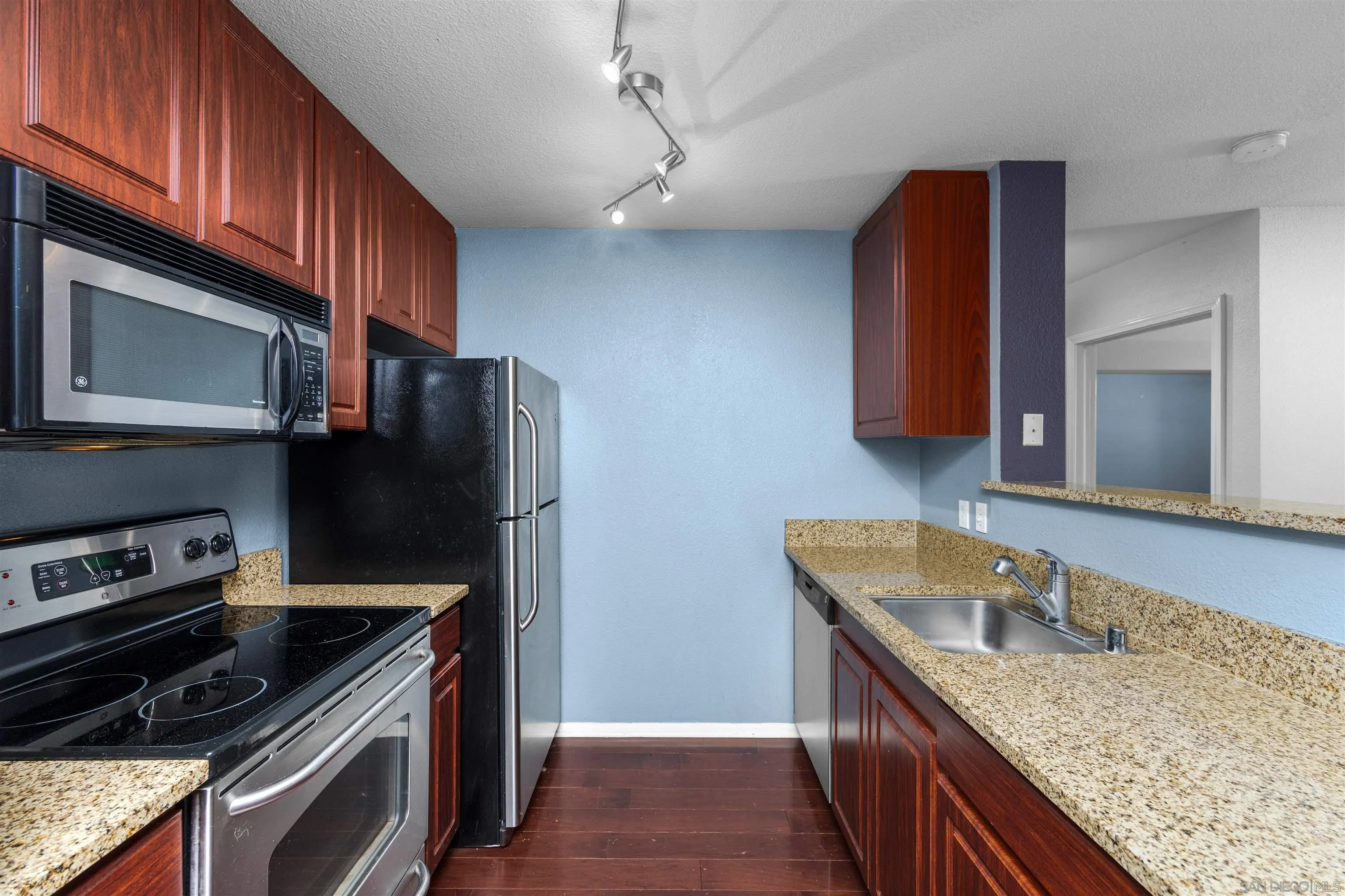 1970 Columbia Unit 204, San Diego, CA 92101 - Photo 2 of 20, San Diego, CA