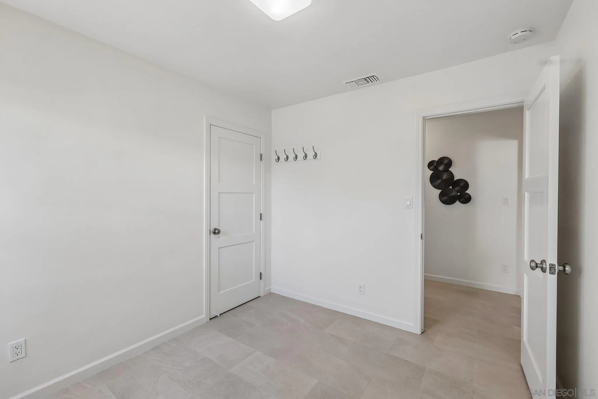 https://cdn.realtyfeed.com/cdn/127/260022106/418aa2f105fc98113b7158c5304904c5.webp