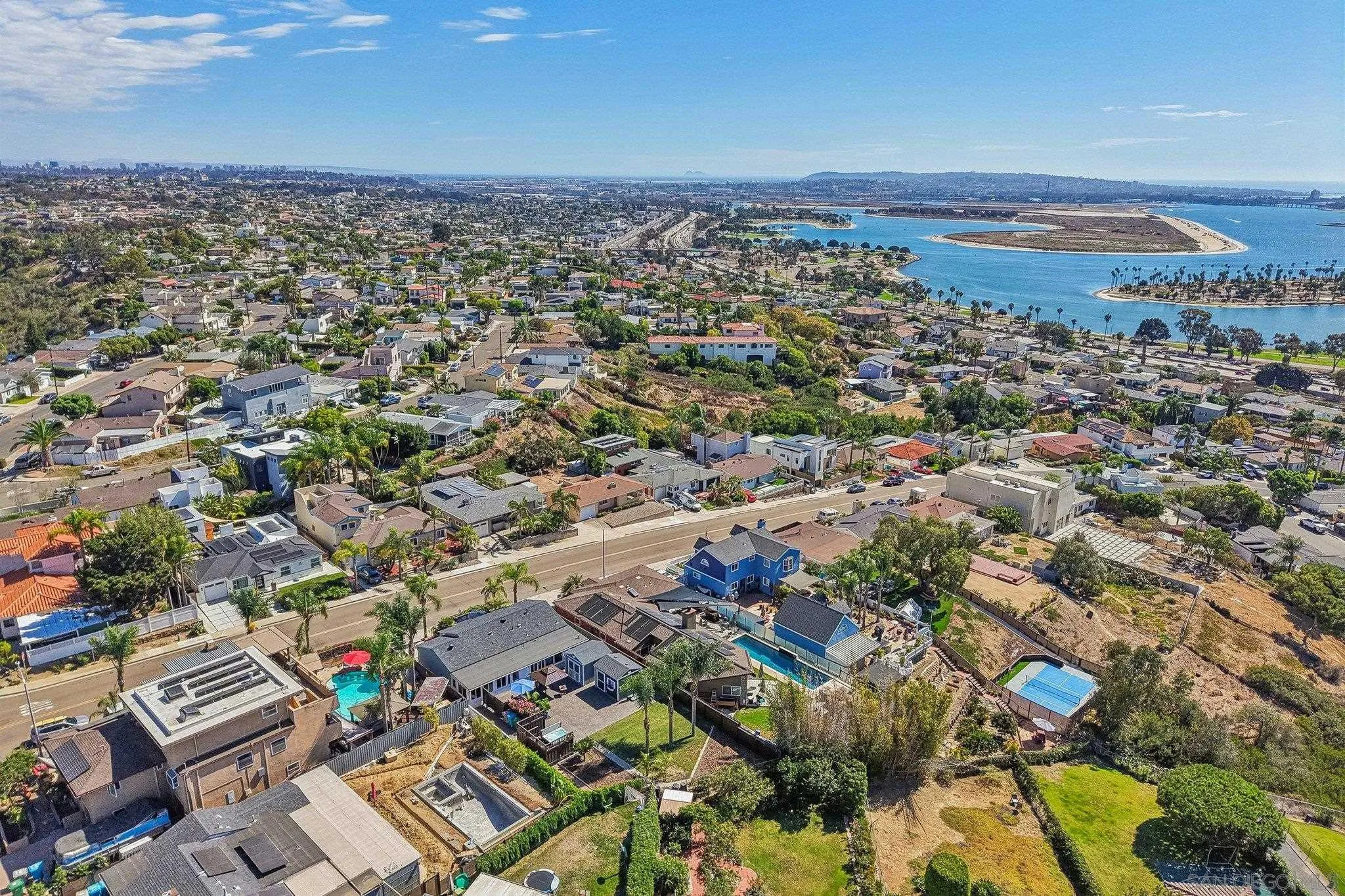 https://cdn.realtyfeed.com/cdn/127/260022106/4837a35281d9d15e981c4adb289eb275.webp