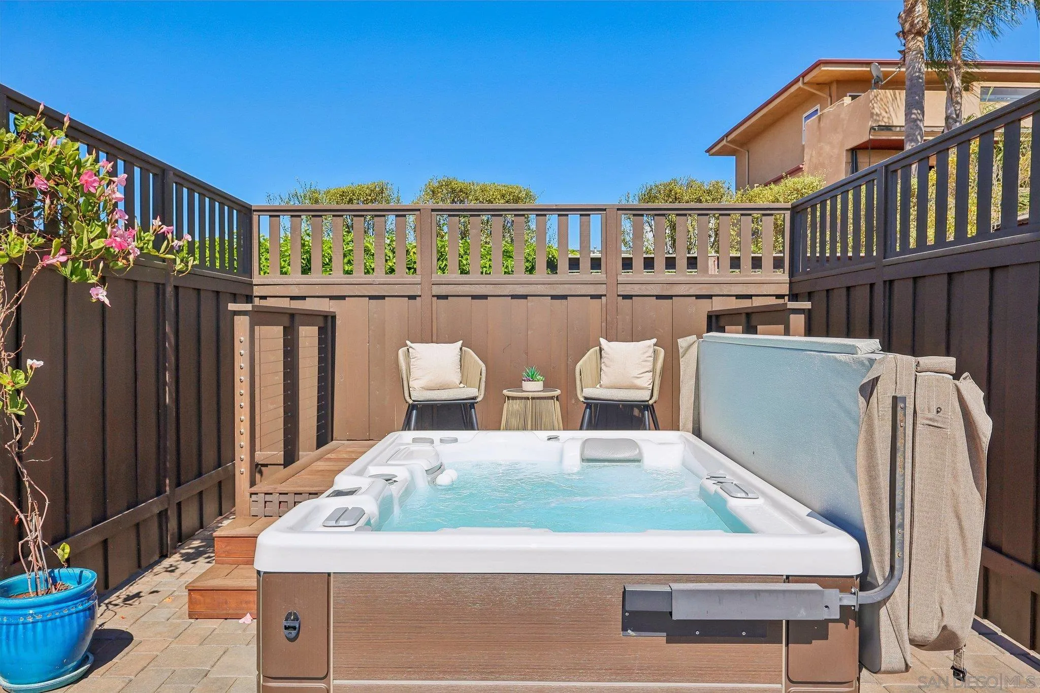 https://cdn.realtyfeed.com/cdn/127/260022106/51125fd507da9261c77f34238db9eaf4.webp