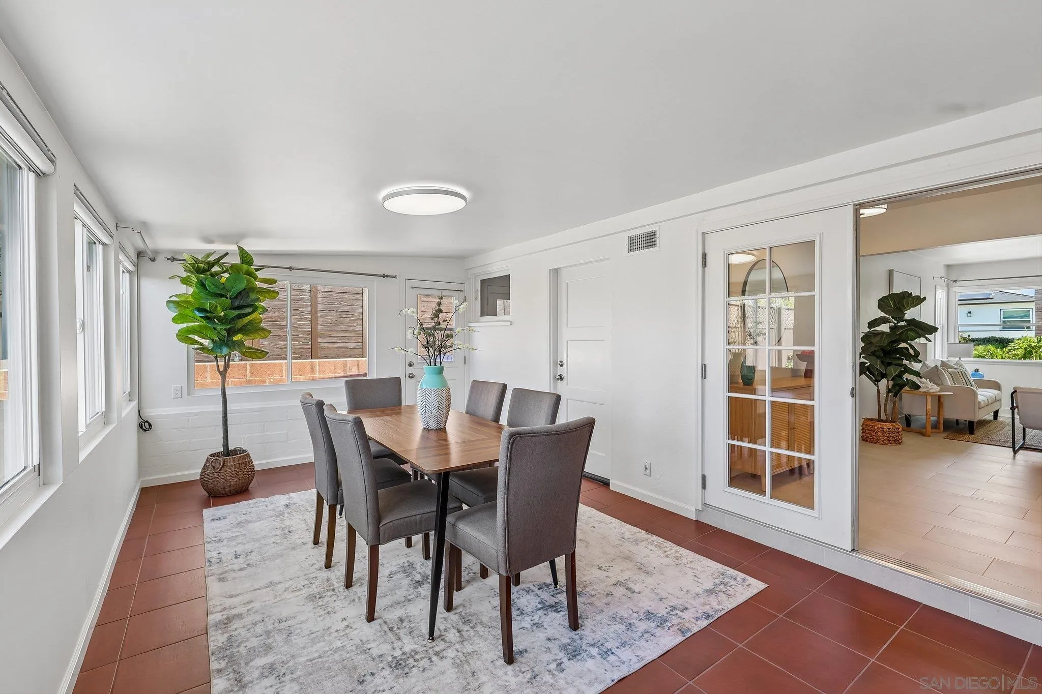 https://cdn.realtyfeed.com/cdn/127/260022106/58dd329948385a5862949e0adf60df37.webp