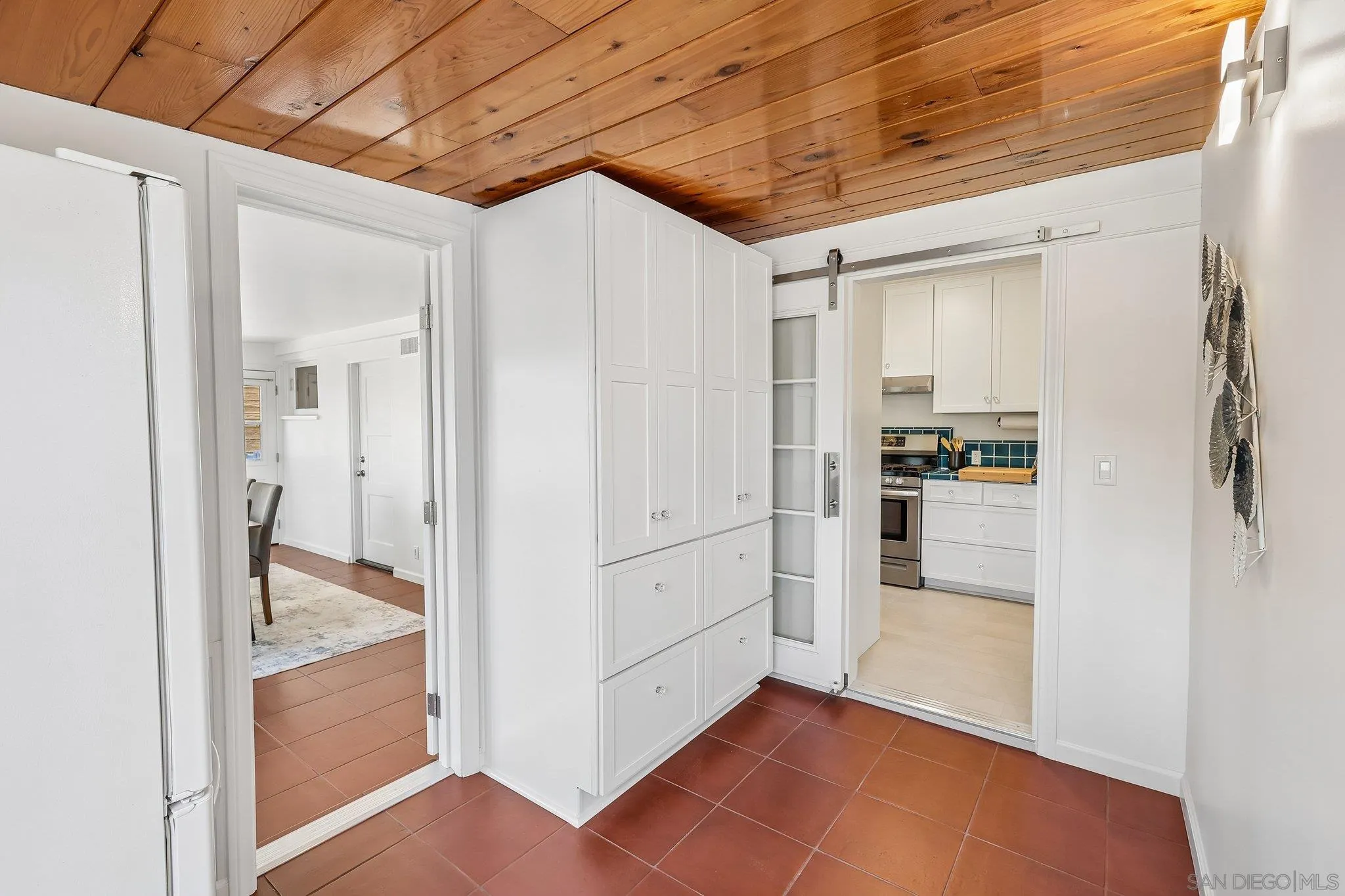 https://cdn.realtyfeed.com/cdn/127/260022106/8e426652e4dcae200cfee6508b4d7bf7.webp