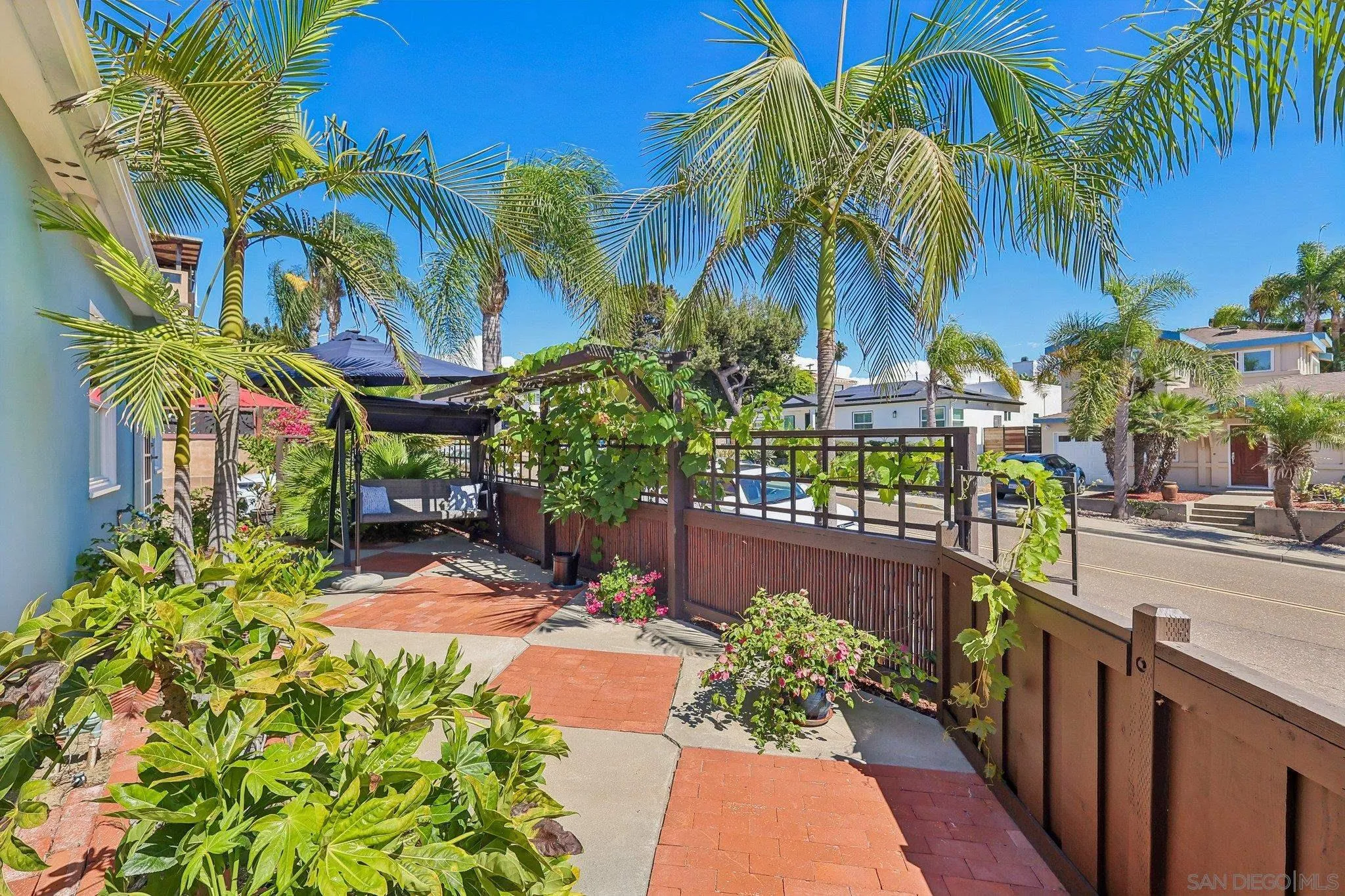 https://cdn.realtyfeed.com/cdn/127/260022106/c4d9161d4ec359e06a3b0a4c7faab39c.webp