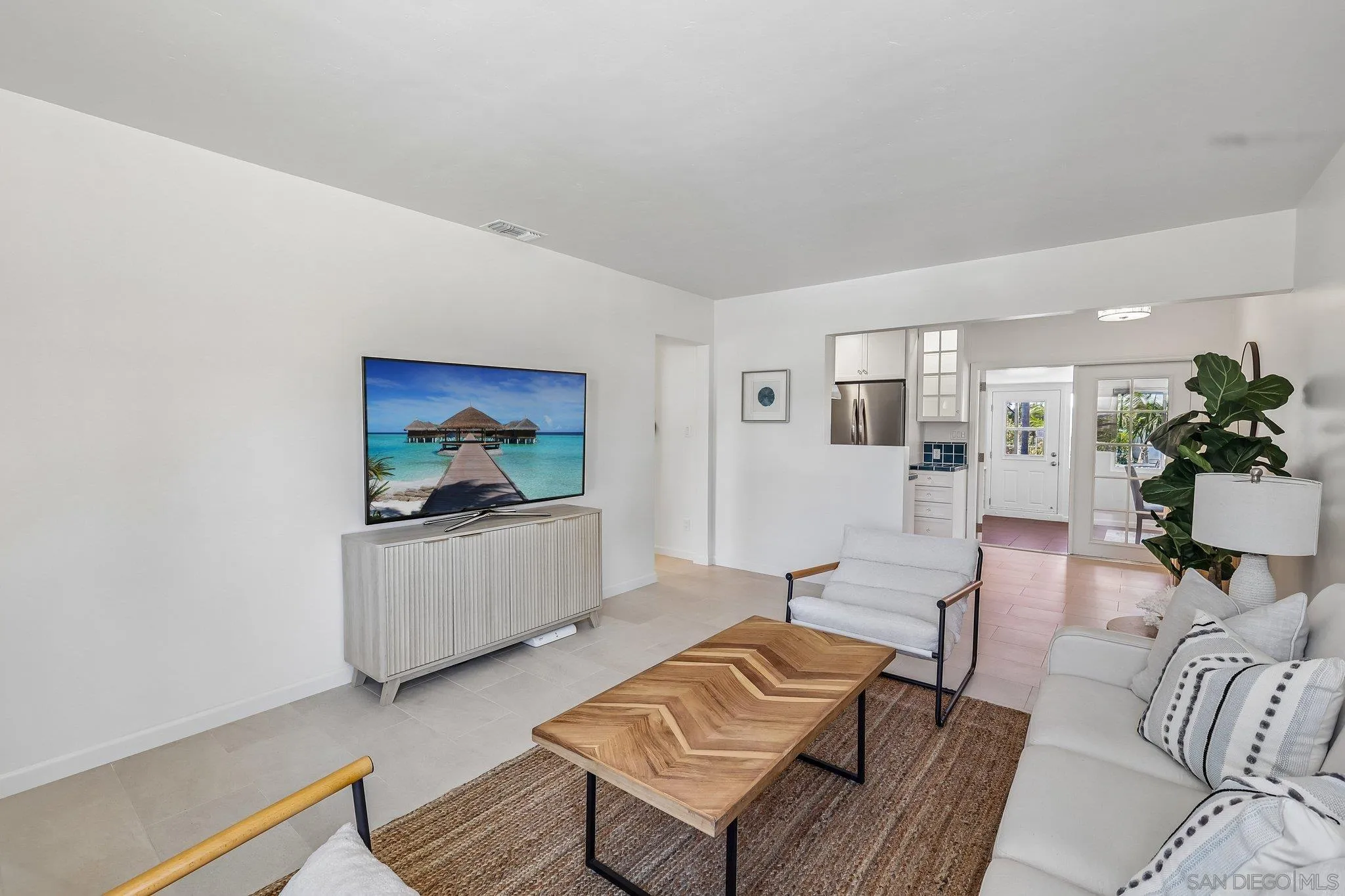 https://cdn.realtyfeed.com/cdn/127/260022106/e5d183f6e0ca25f90bdfea4292b6e90f.webp