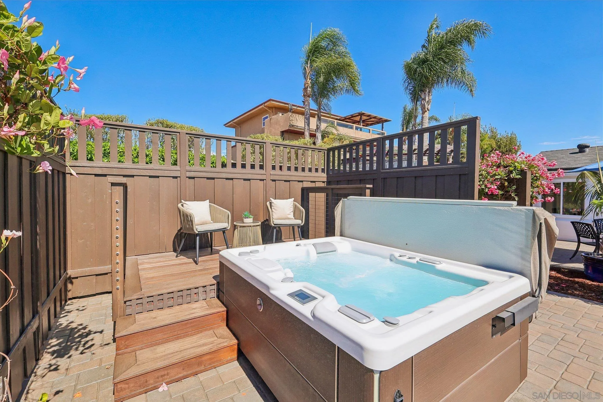 https://cdn.realtyfeed.com/cdn/127/260022106/fa3c469b088a7ae2b3f66a3cb325fa7c.webp