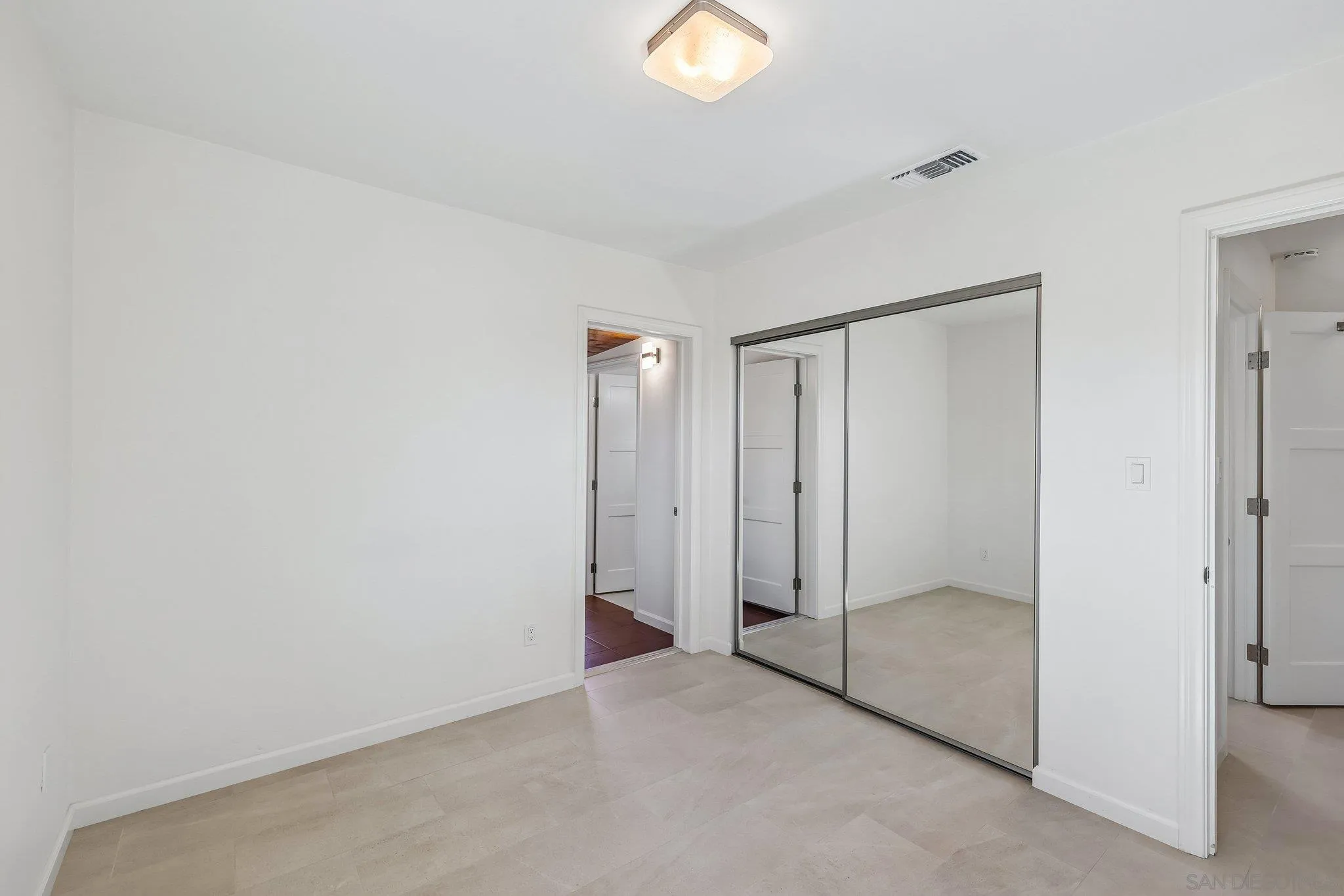 https://cdn.realtyfeed.com/cdn/127/260022106/ffcfcd87734803907dd0cf15da11d324.webp