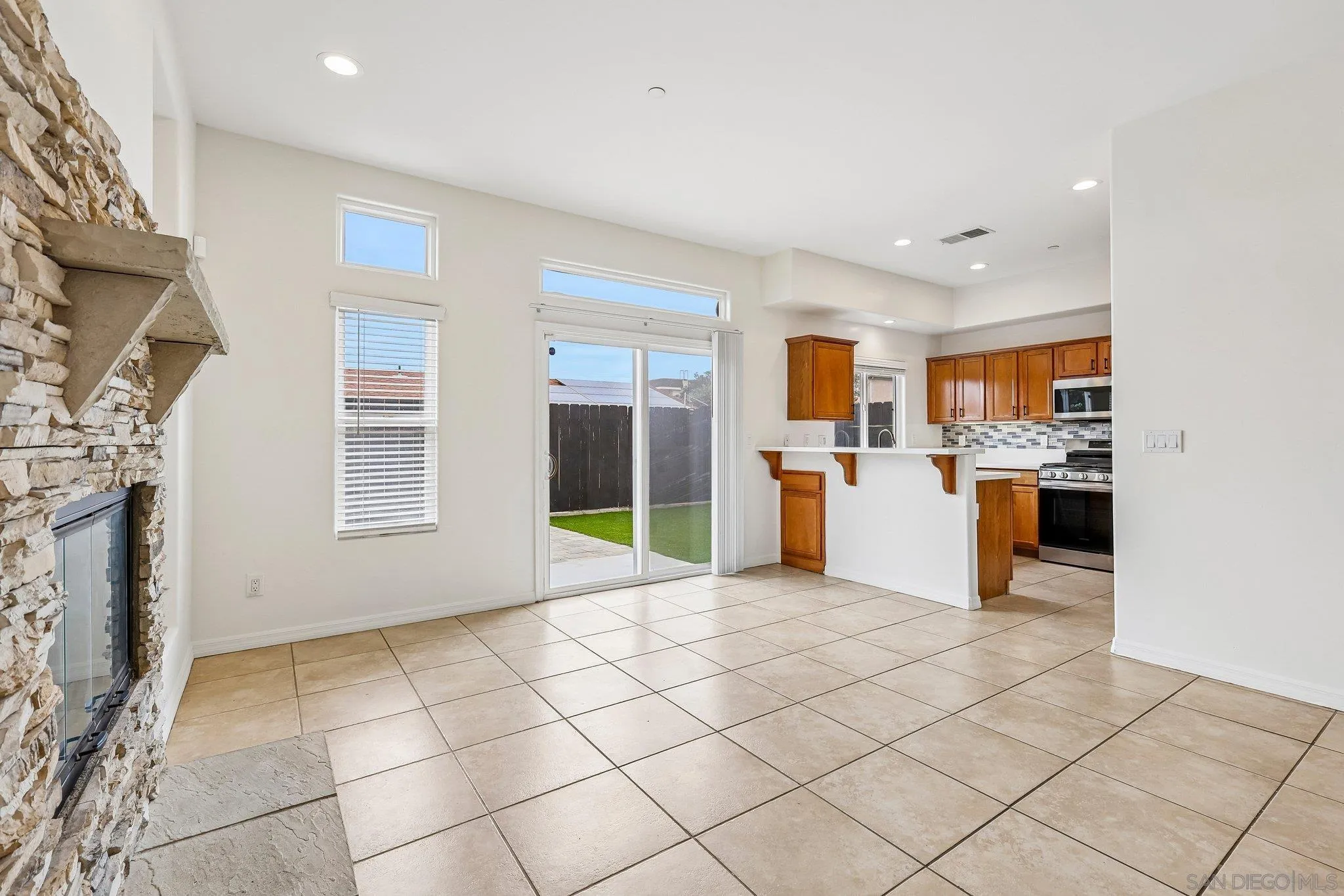 https://cdn.realtyfeed.com/cdn/127/260022121/01f5441482b2a43cafdc0ca5d3dfc2ab.webp