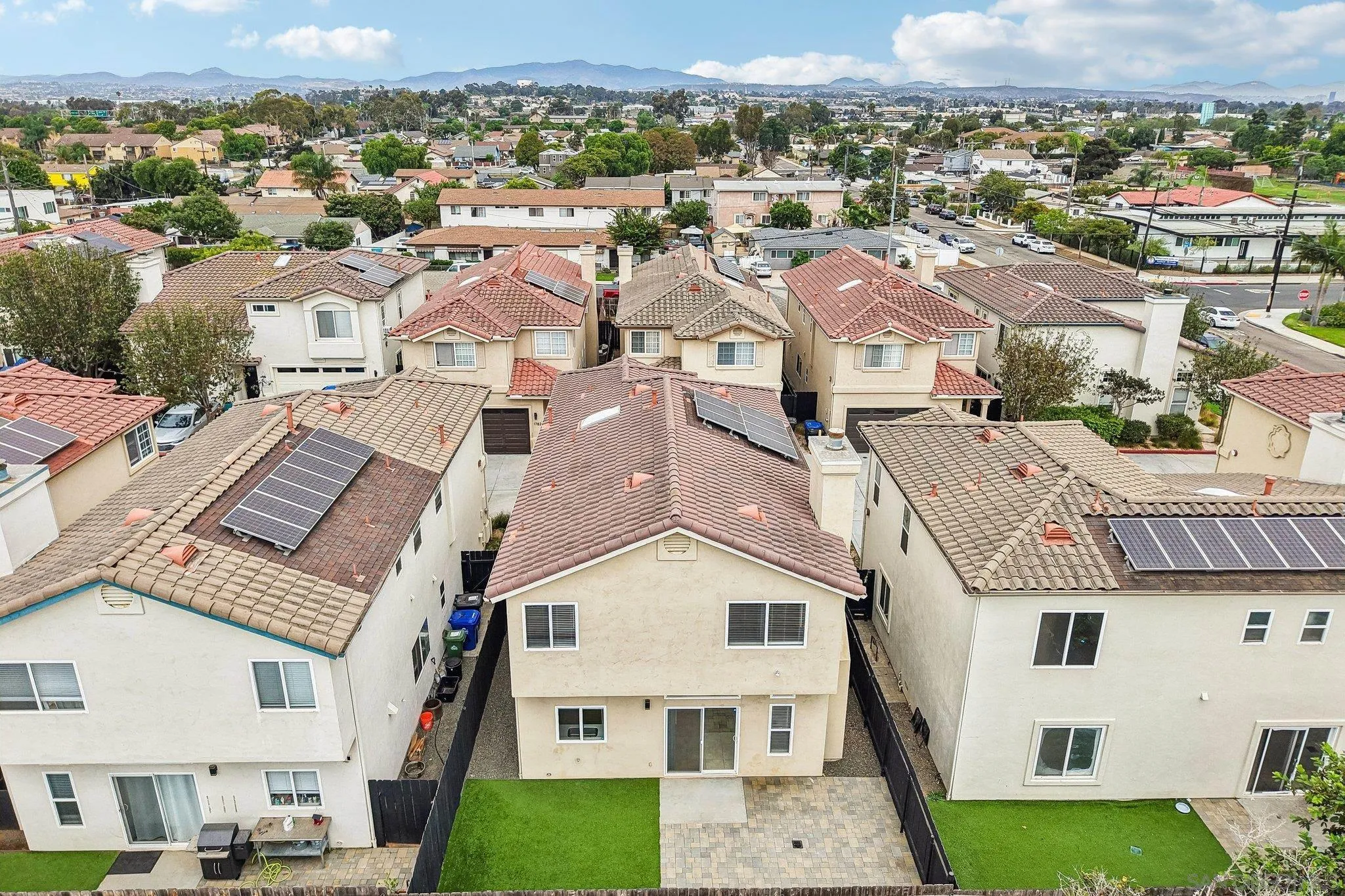 https://cdn.realtyfeed.com/cdn/127/260022121/2dcf5b8c33f444a57a5bc3126e9470c6.webp