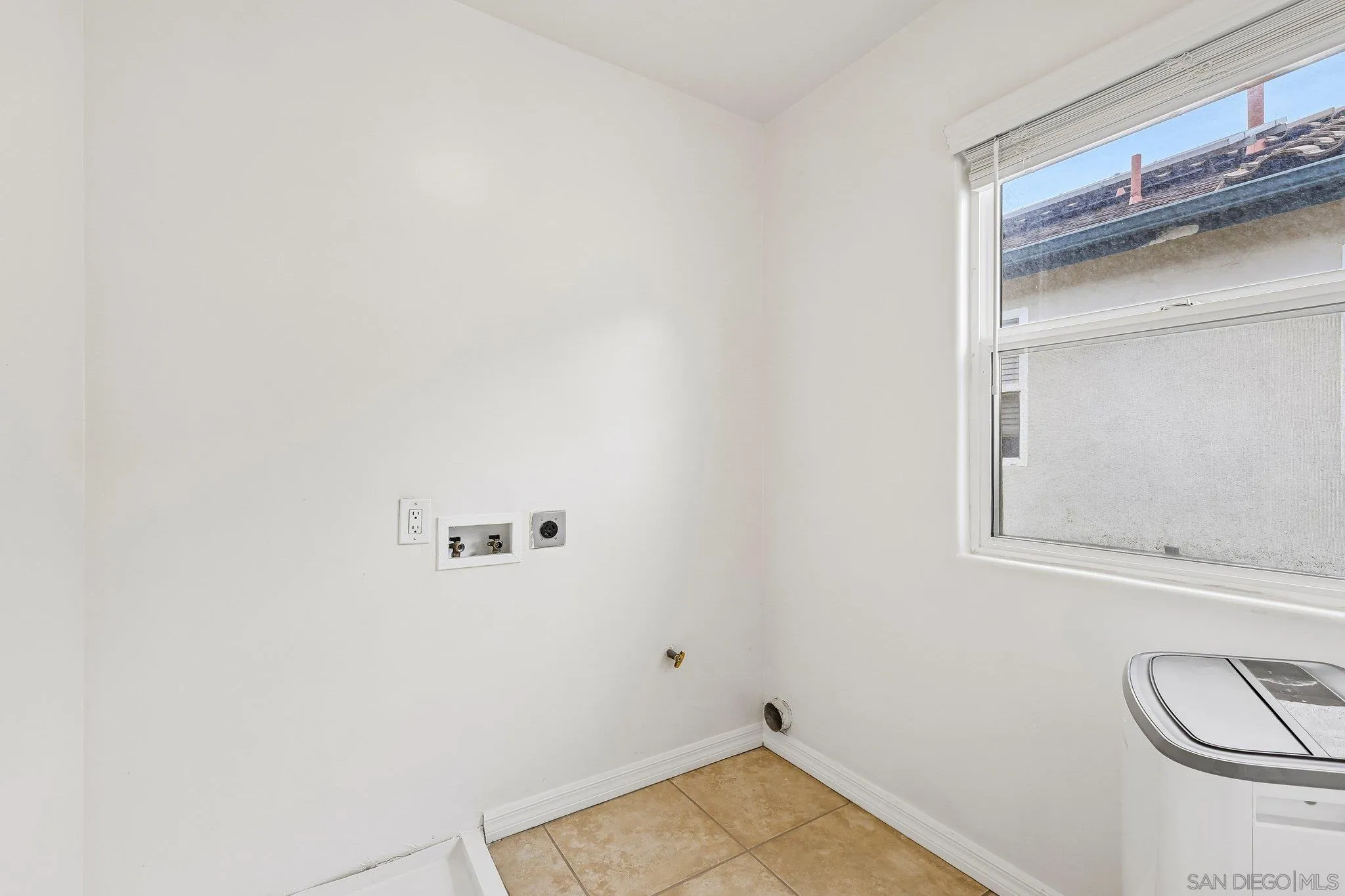 https://cdn.realtyfeed.com/cdn/127/260022121/500423f3048d9d3320e53903cca771e9.webp
