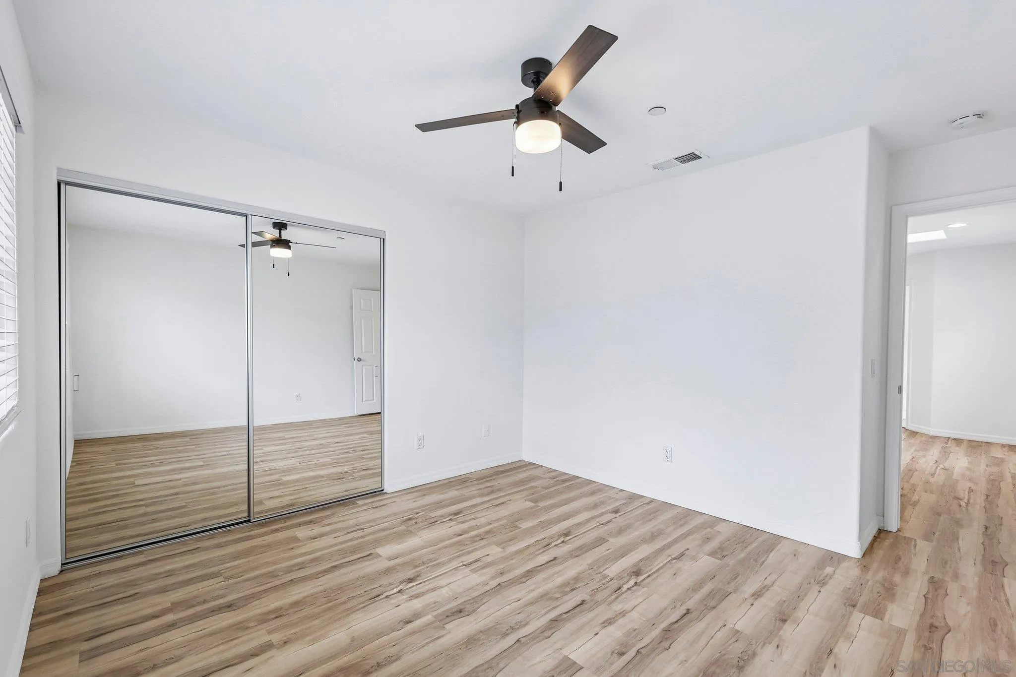 https://cdn.realtyfeed.com/cdn/127/260022121/50783f2580789b5a3131baf5eeaaee81.webp