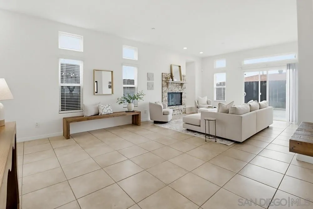 https://cdn.realtyfeed.com/cdn/127/260022121/56a53576fb369068002cc12df3dfec92.webp