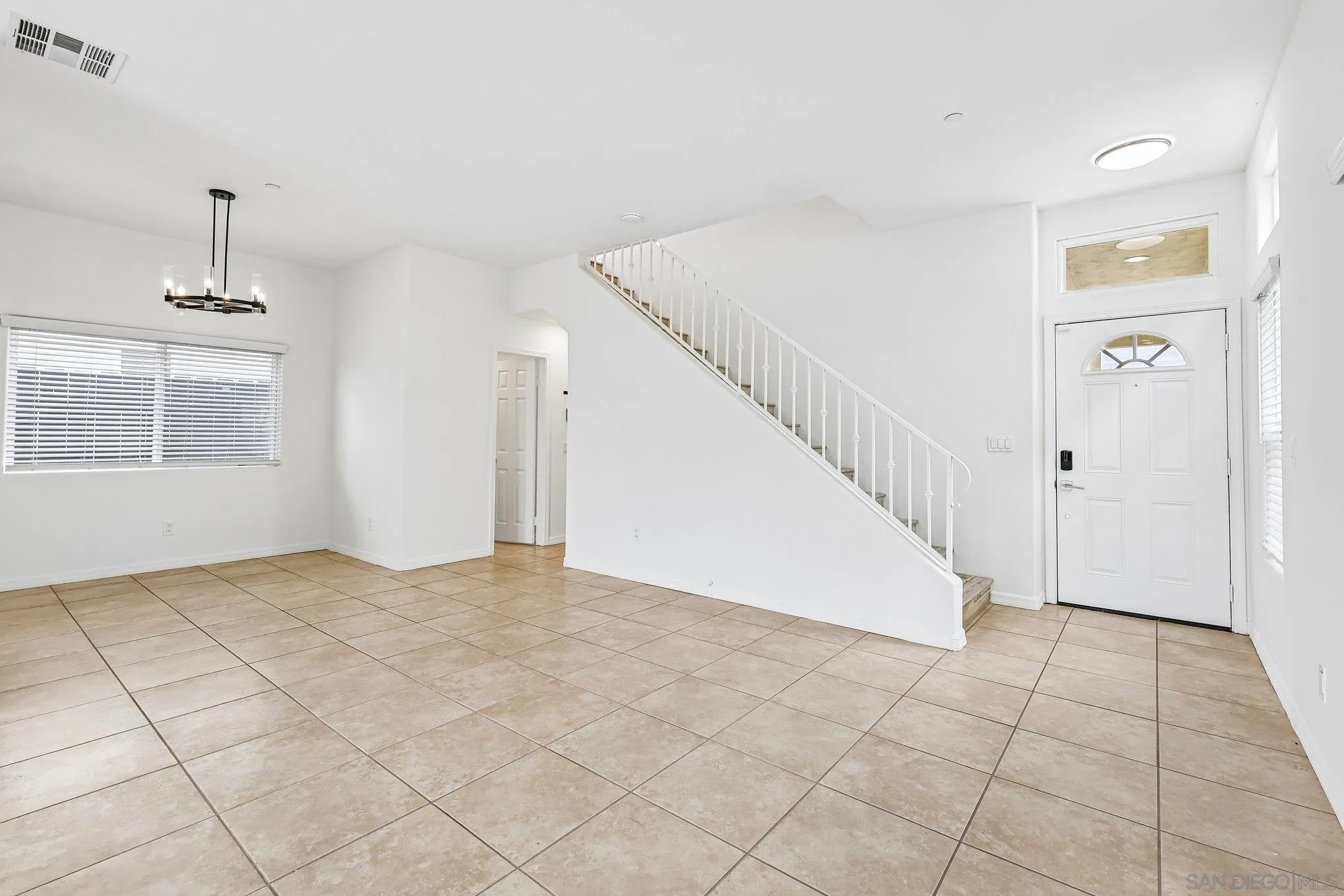 https://cdn.realtyfeed.com/cdn/127/260022121/5b071623e34374e8562d56ac93f1ac4c.webp