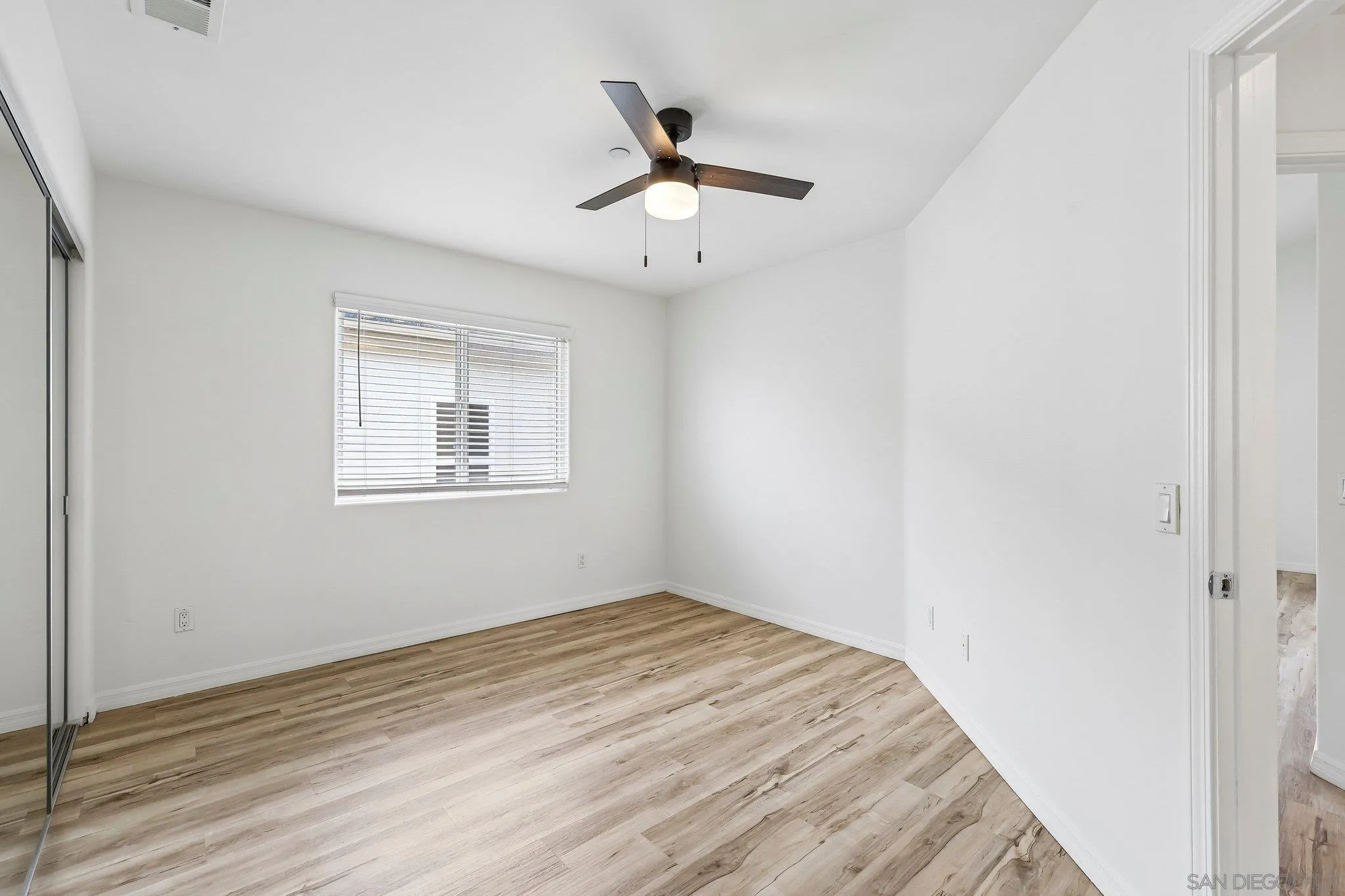 https://cdn.realtyfeed.com/cdn/127/260022121/666e90cf7531de1c28e46d81f84305cb.webp