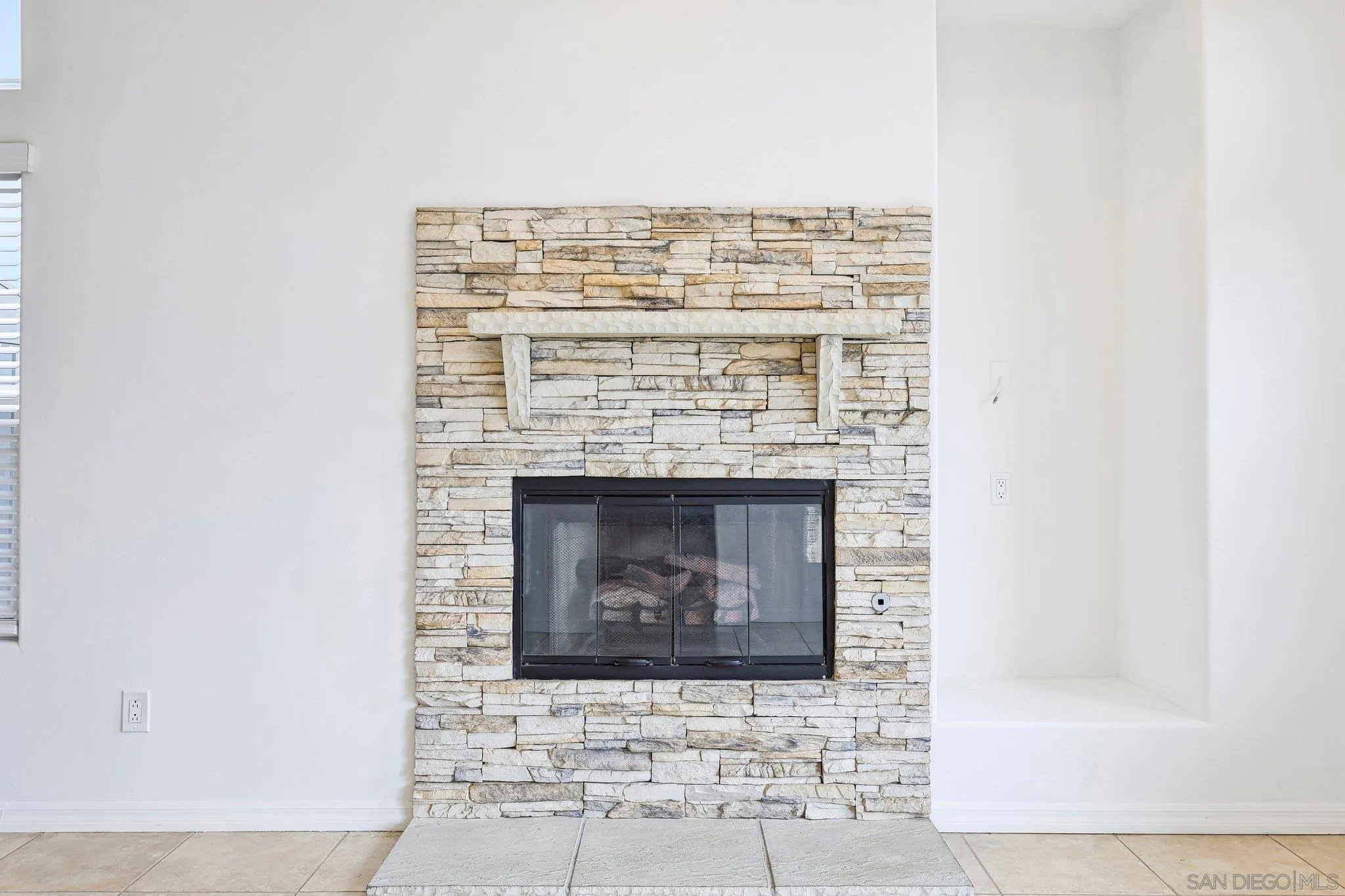 https://cdn.realtyfeed.com/cdn/127/260022121/7532ff1f7bec8433763d0eaa2a4289ba.webp