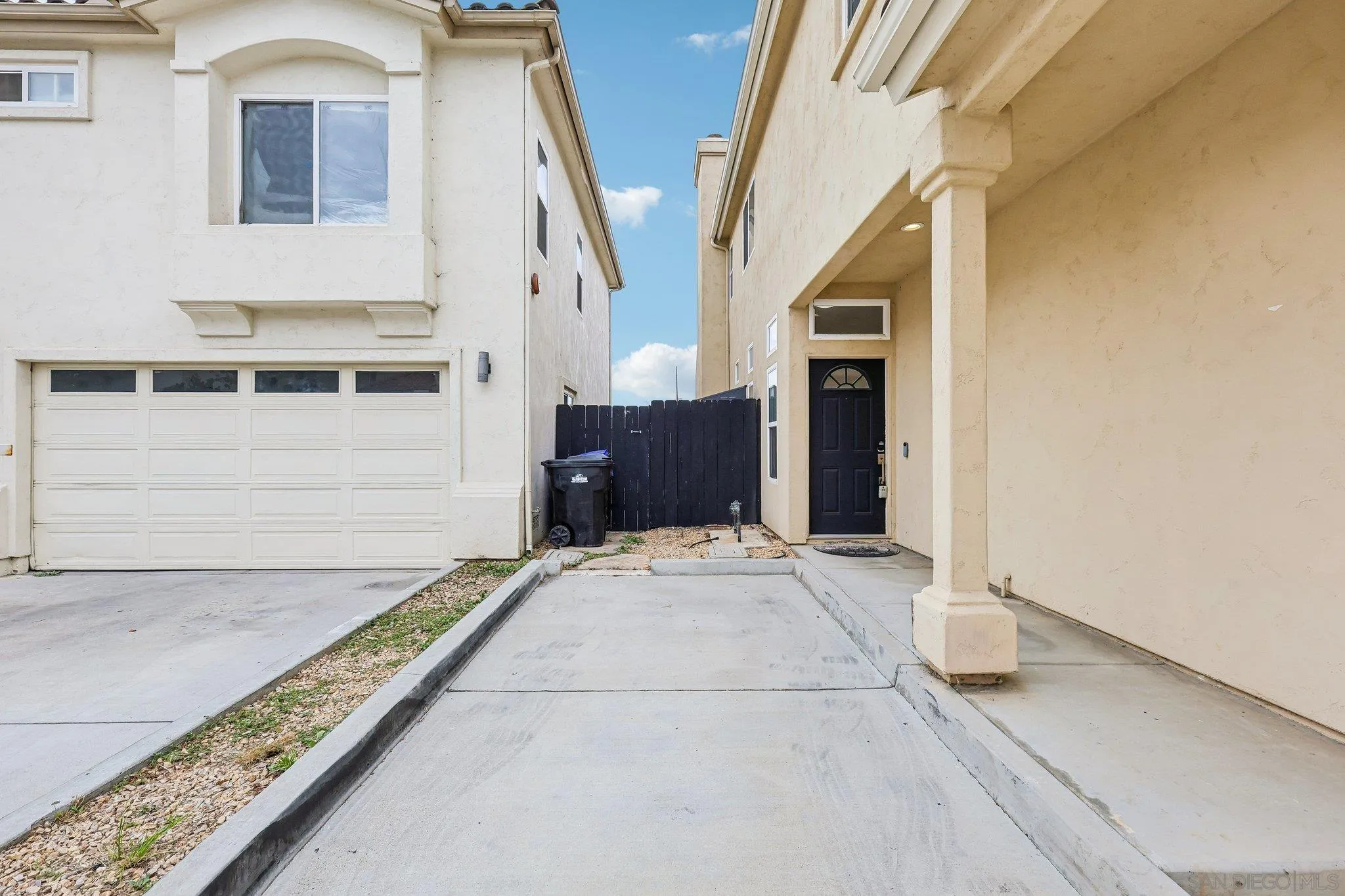 https://cdn.realtyfeed.com/cdn/127/260022121/b9df5d023d5b5a24ae83f0f201f29df6.webp