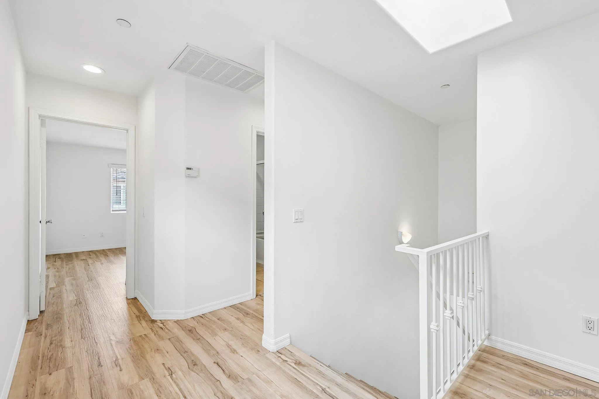 https://cdn.realtyfeed.com/cdn/127/260022121/eb0ef3e6fab6de1d435856d5b51b0d41.webp