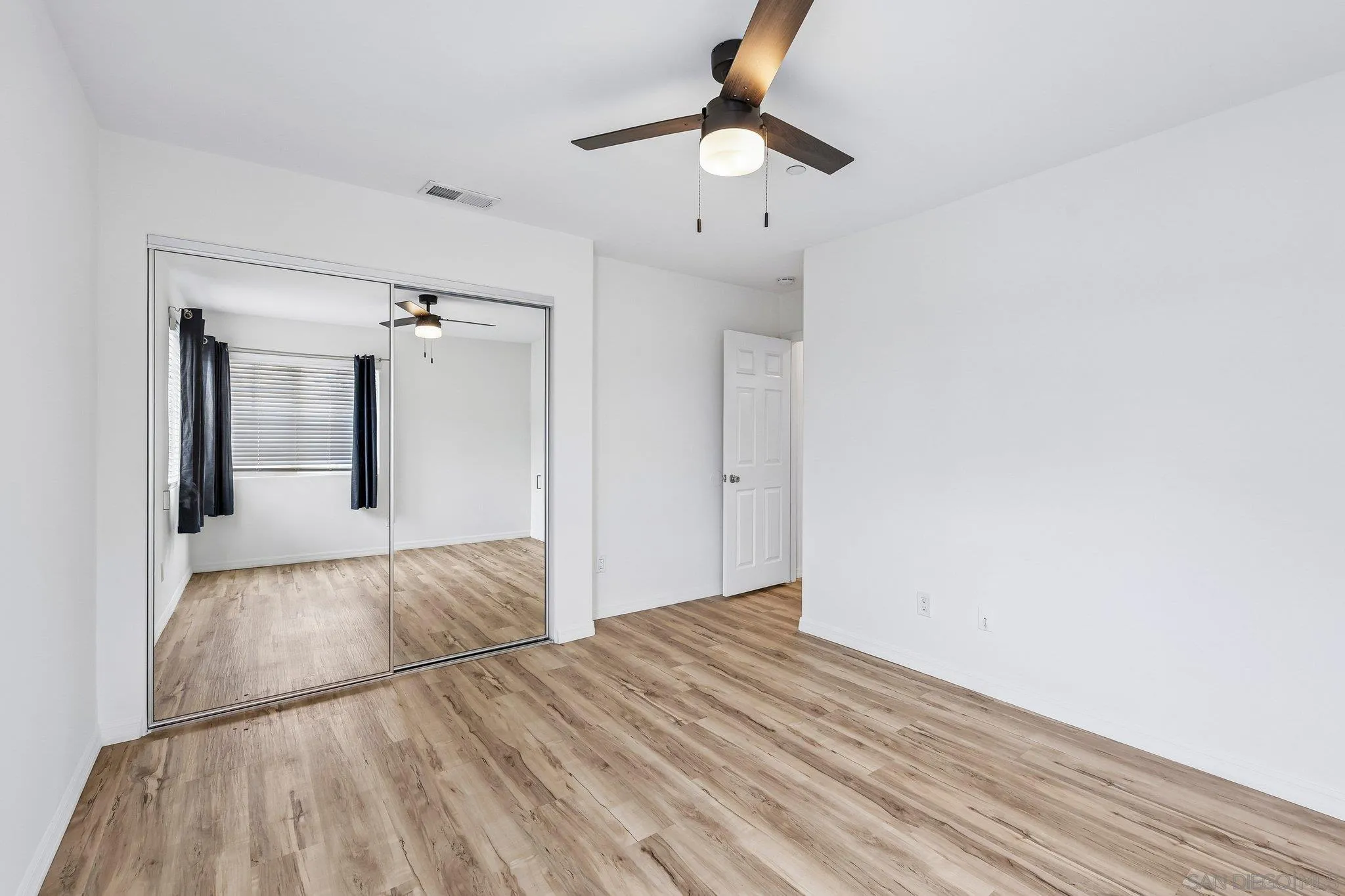 https://cdn.realtyfeed.com/cdn/127/260022121/f6c6b9aac85754f714875f303d39e10a.webp