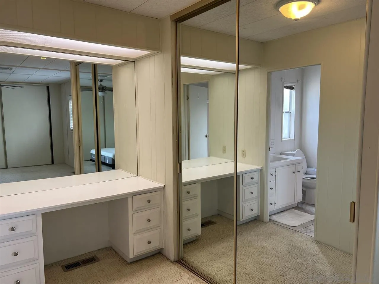 https://cdn.realtyfeed.com/cdn/127/260022123/038b615d0102e2ebb612cf216572b7ee.webp