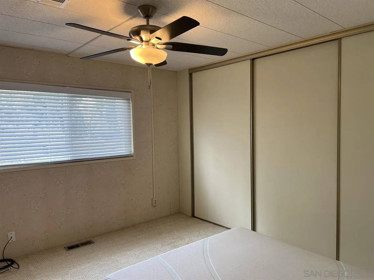 https://cdn.realtyfeed.com/cdn/127/260022123/9a92f402b250970c60e642e4a357f3e6.webp