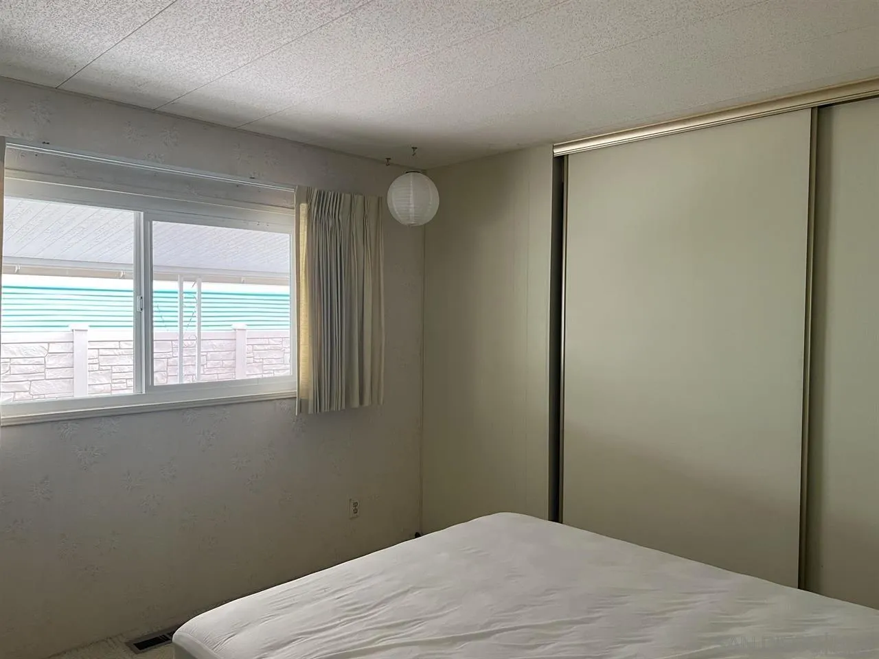 https://cdn.realtyfeed.com/cdn/127/260022123/c02d5bdfcb81c73b578532bba22c2e39.webp
