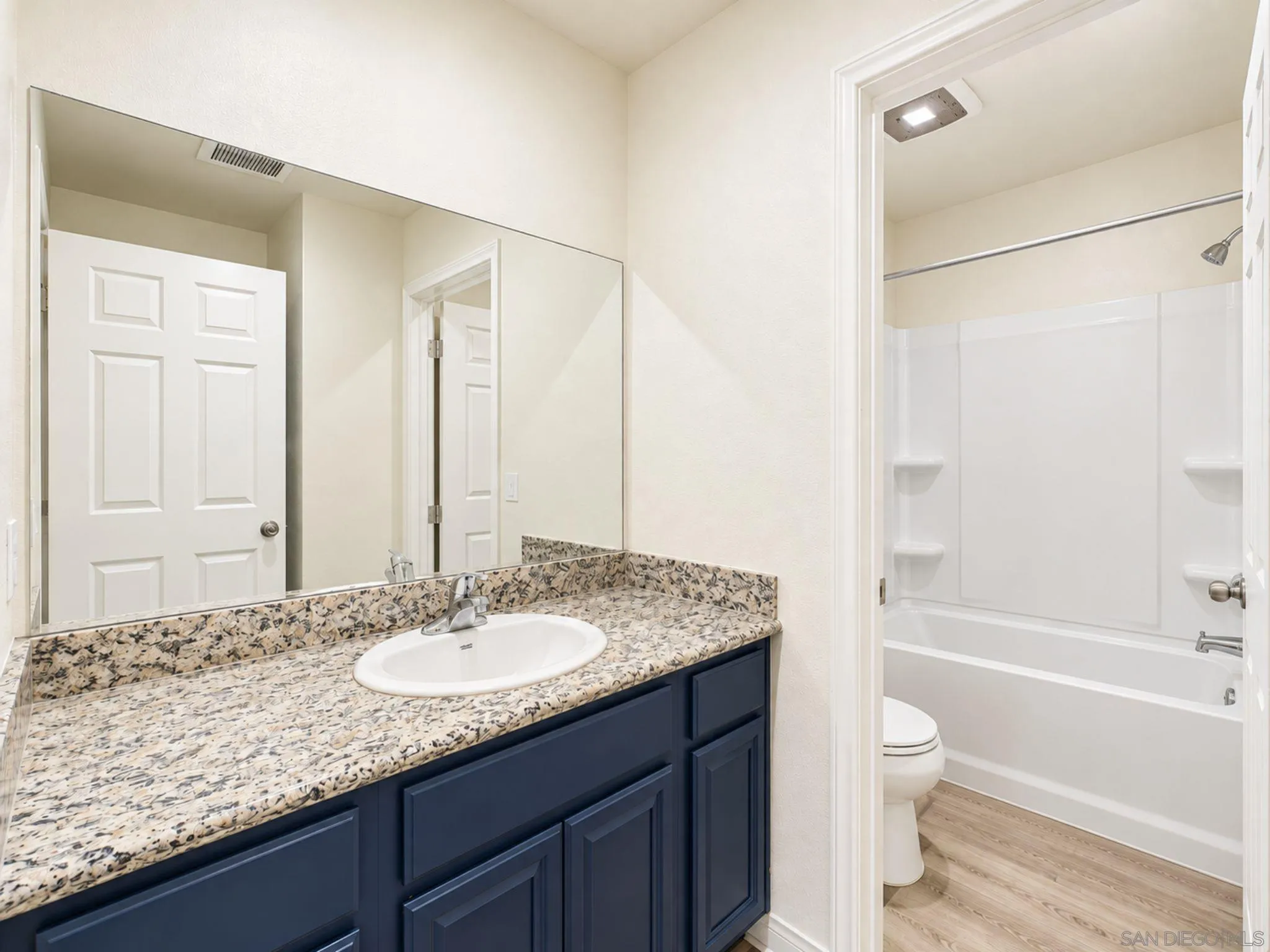https://cdn.realtyfeed.com/cdn/127/260022124/5a5c873a7f4808b8a04ae1ba08127688.webp