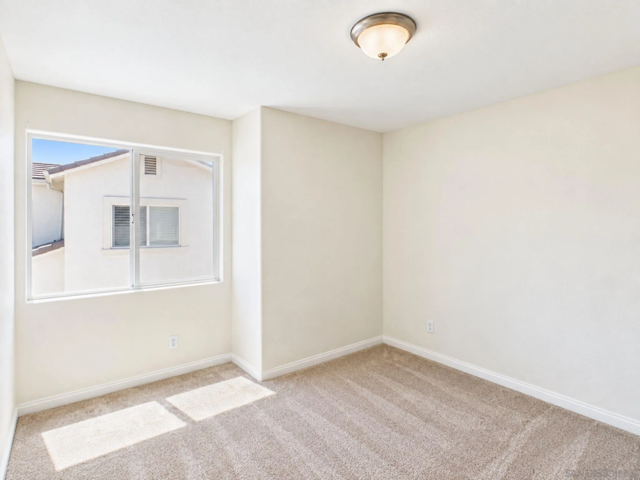 https://cdn.realtyfeed.com/cdn/127/260022124/662ceea4a7269ef5805814cb024ee168.webp