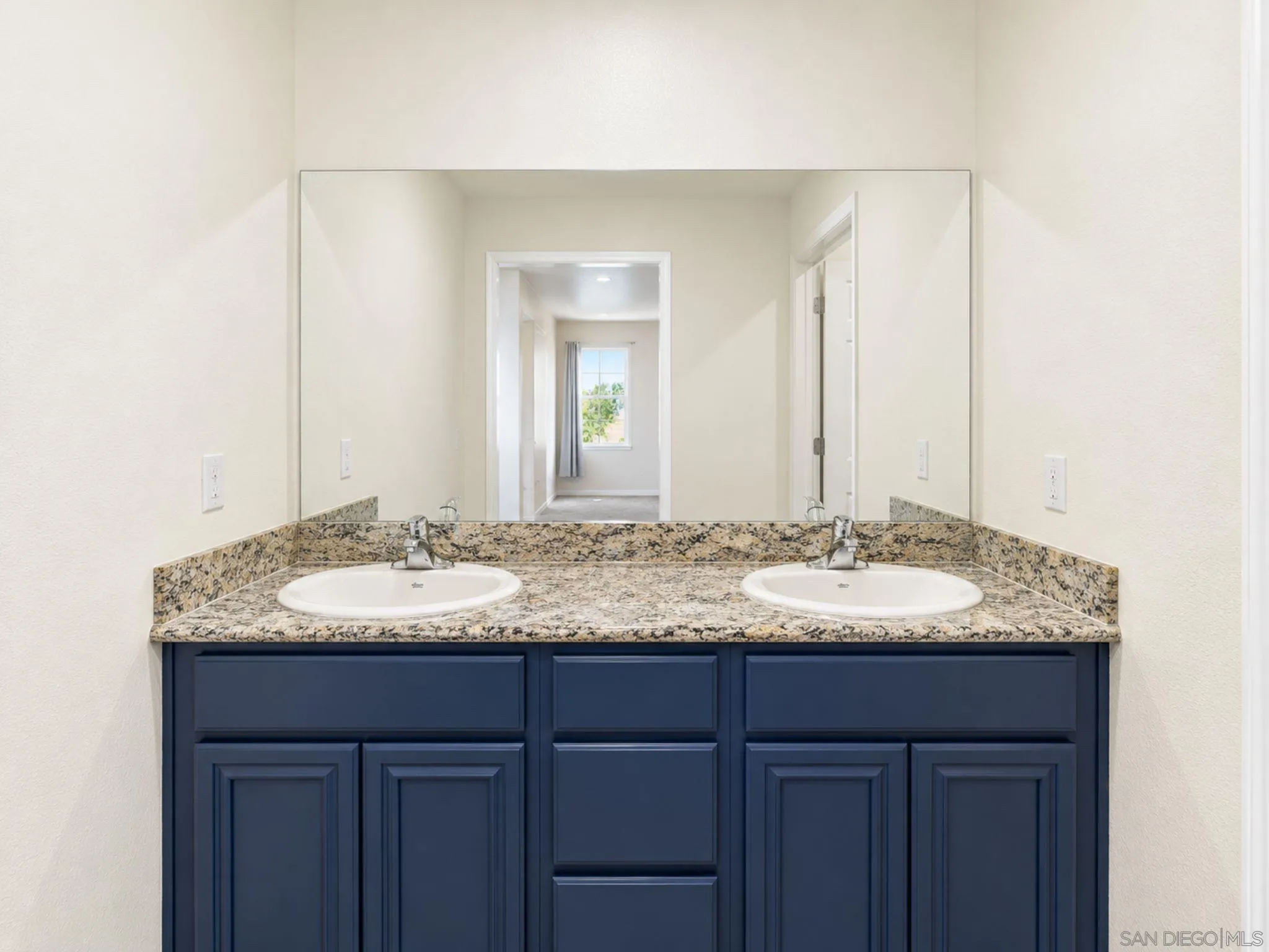 https://cdn.realtyfeed.com/cdn/127/260022124/6d9be742650033f478c5577d738e6caf.webp