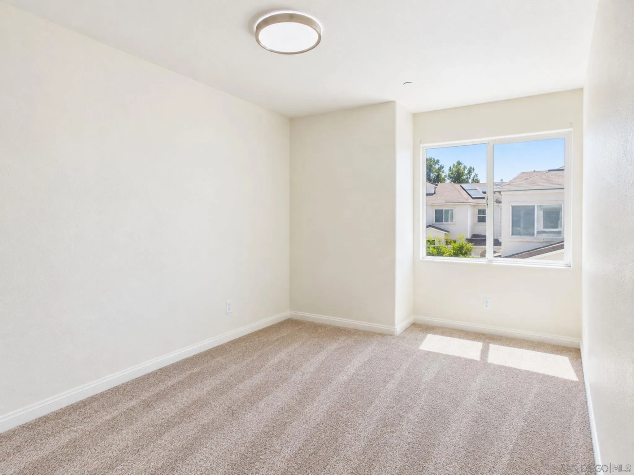 https://cdn.realtyfeed.com/cdn/127/260022124/701218d5148924514ea6d485ae8d427d.webp