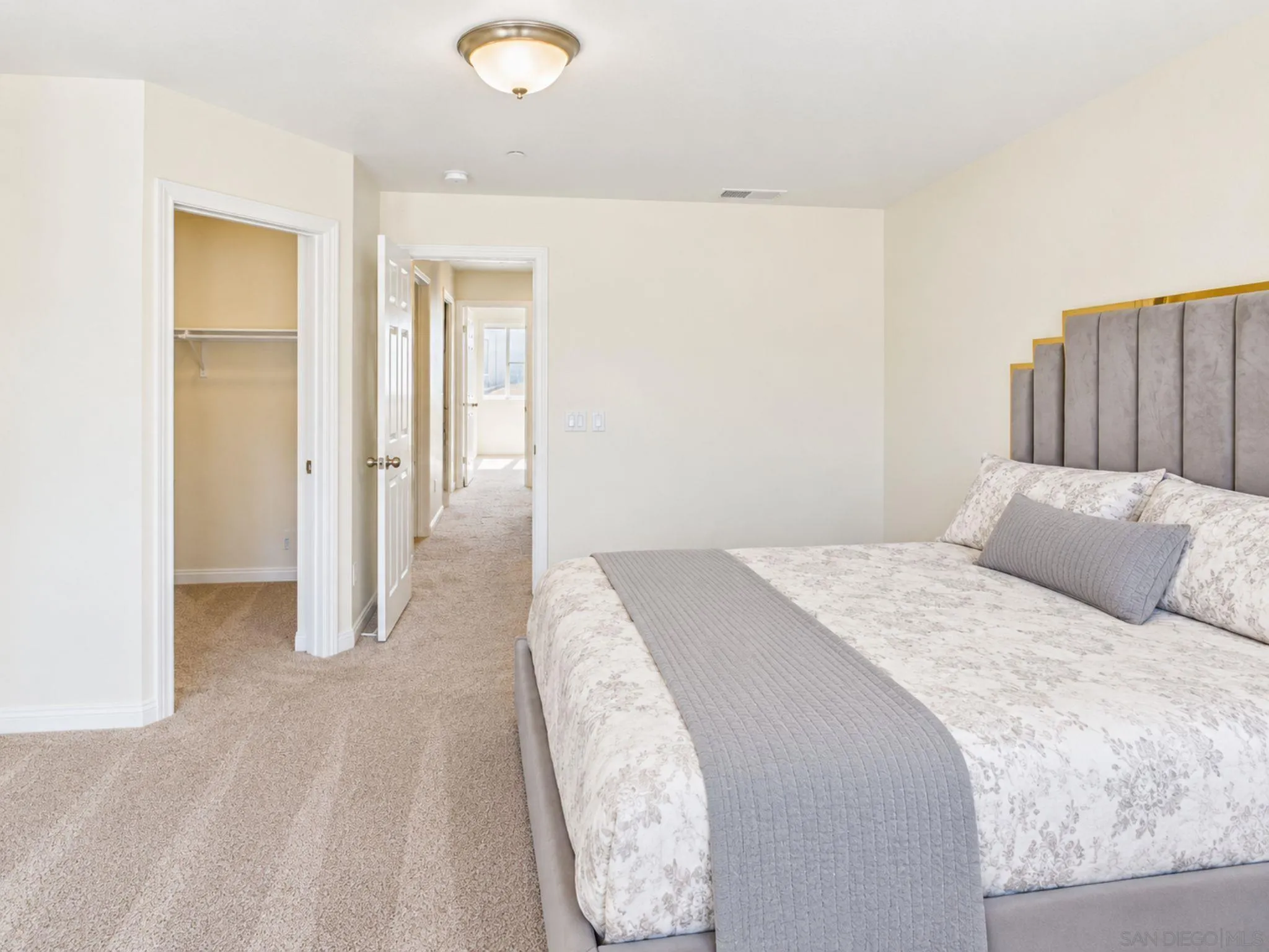 https://cdn.realtyfeed.com/cdn/127/260022124/8db9950ab59d8ef19243f9713aa66913.webp