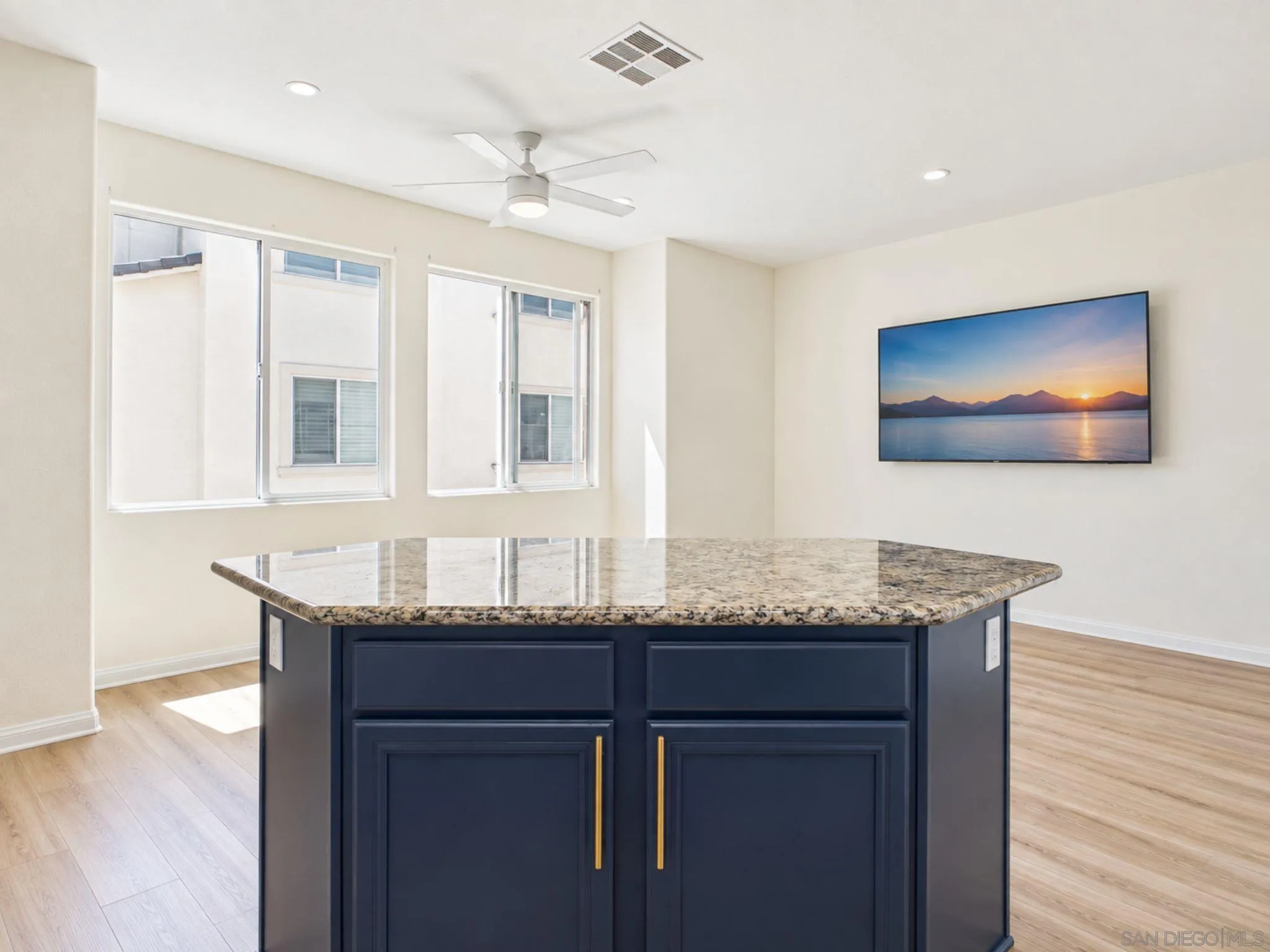 https://cdn.realtyfeed.com/cdn/127/260022124/d19e6befe88d00144edfd9891df2a1b9.webp