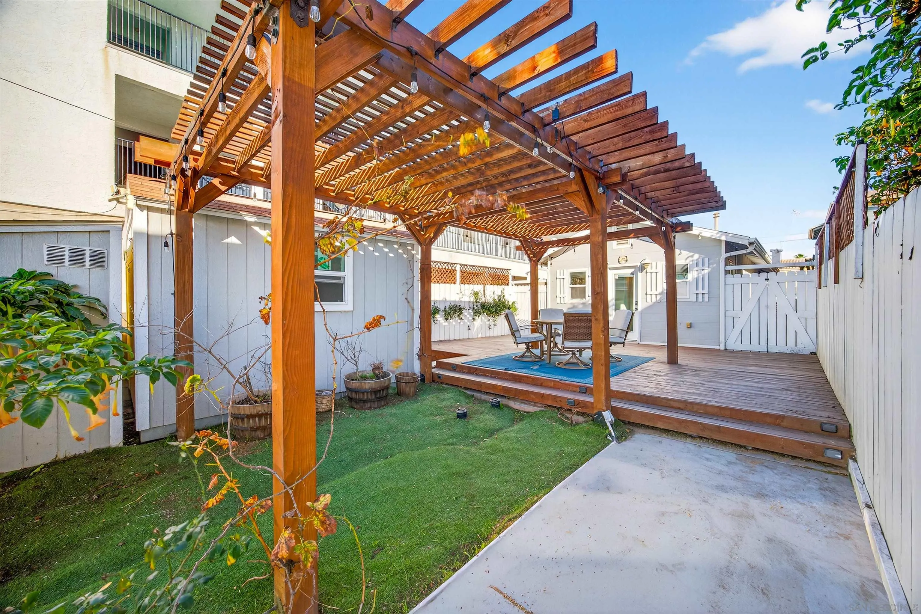 https://cdn.realtyfeed.com/cdn/127/260022125/21ca1eef00404f4670ac5cd8da47f94d.webp